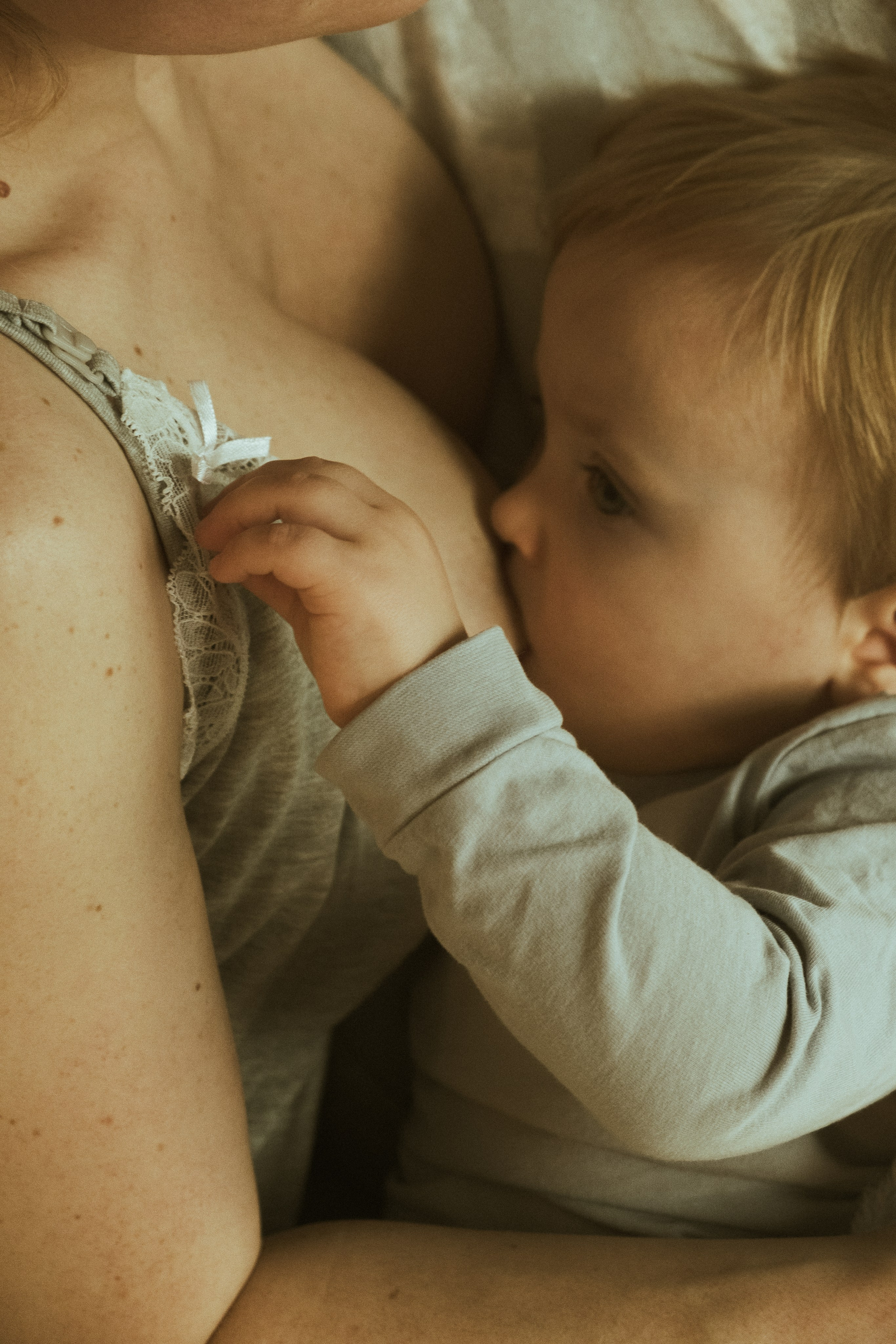 Valeria. Fotógrafa infantil y de lactancia materna y maternidad en Barcelona