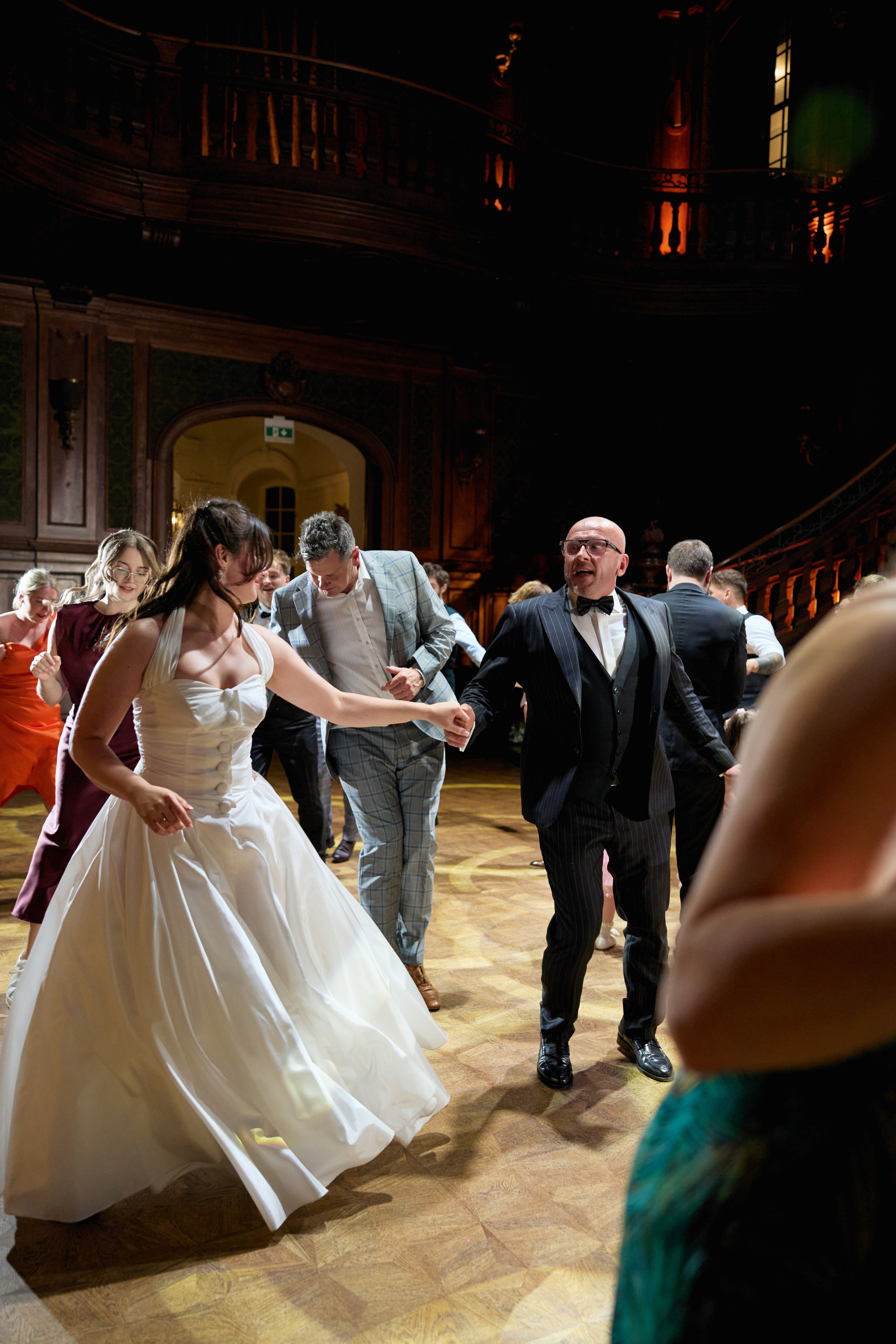Wiktoria & Kacper. Pałac Goetz. Fotograf ślubny i rodzinny w Krakowie Yana Klymova