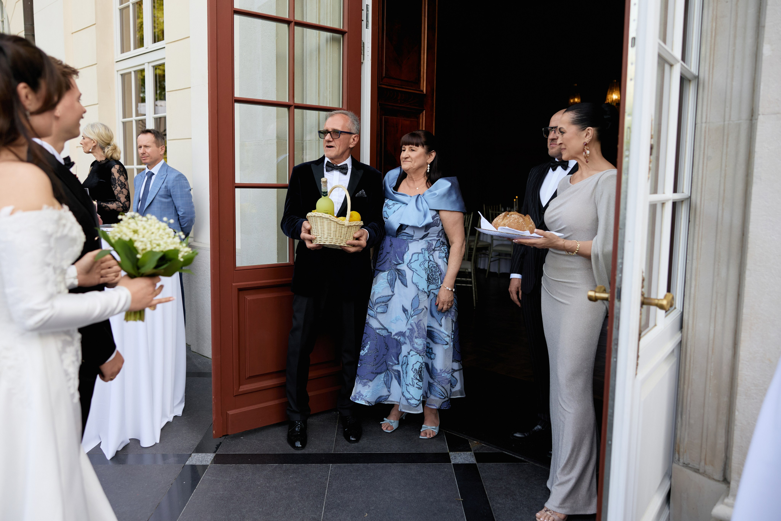 Wiktoria & Kacper. Pałac Goetz. Fotograf ślubny i rodzinny w Krakowie Yana Klymova