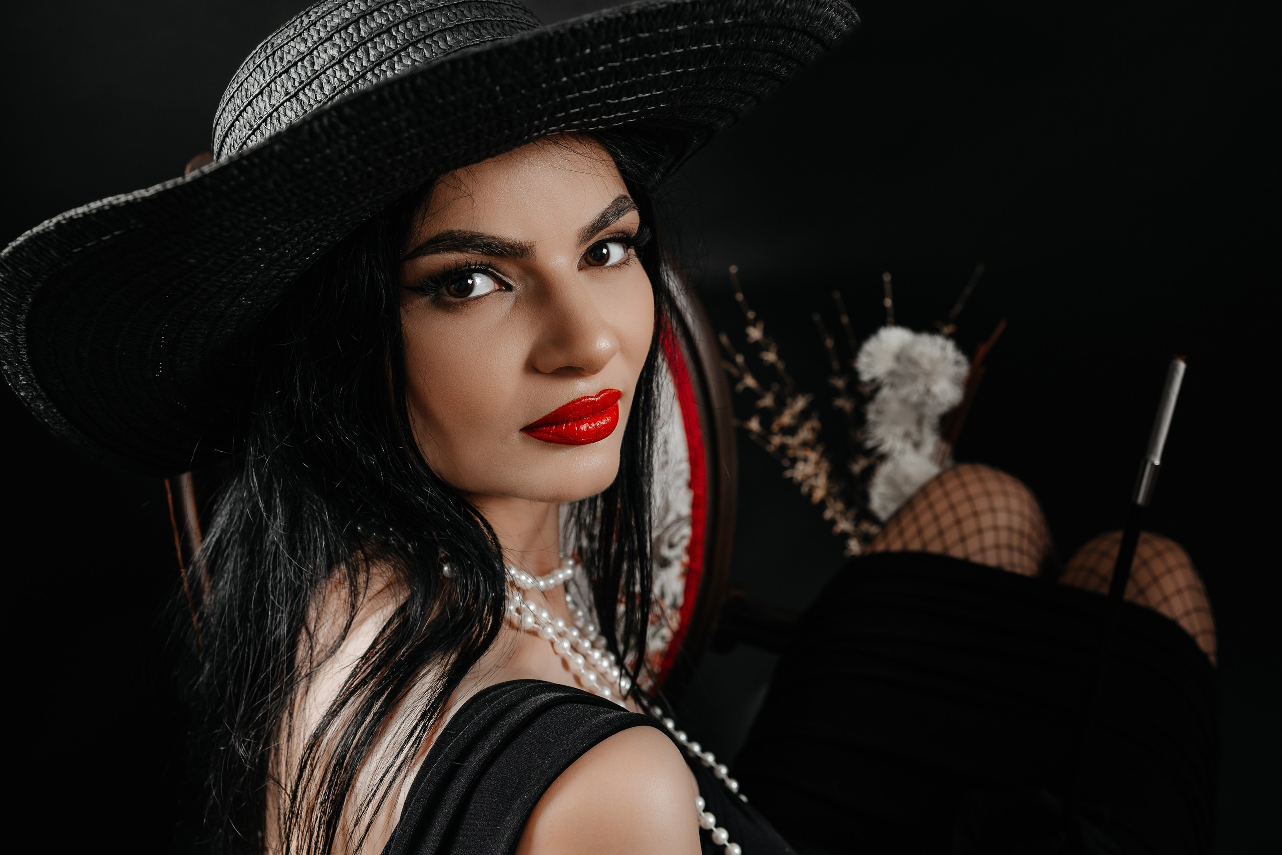 Întrebări Frecvente Ședințe Foto Studio | Q&A Studio | FotoACTIV. Fotograf Profesionist Piatra Neamț, Roman, Târgu Neamț, Bicaz, Neamț | Studio, Nuntă, Botez, Eveniment | FotoACTIV