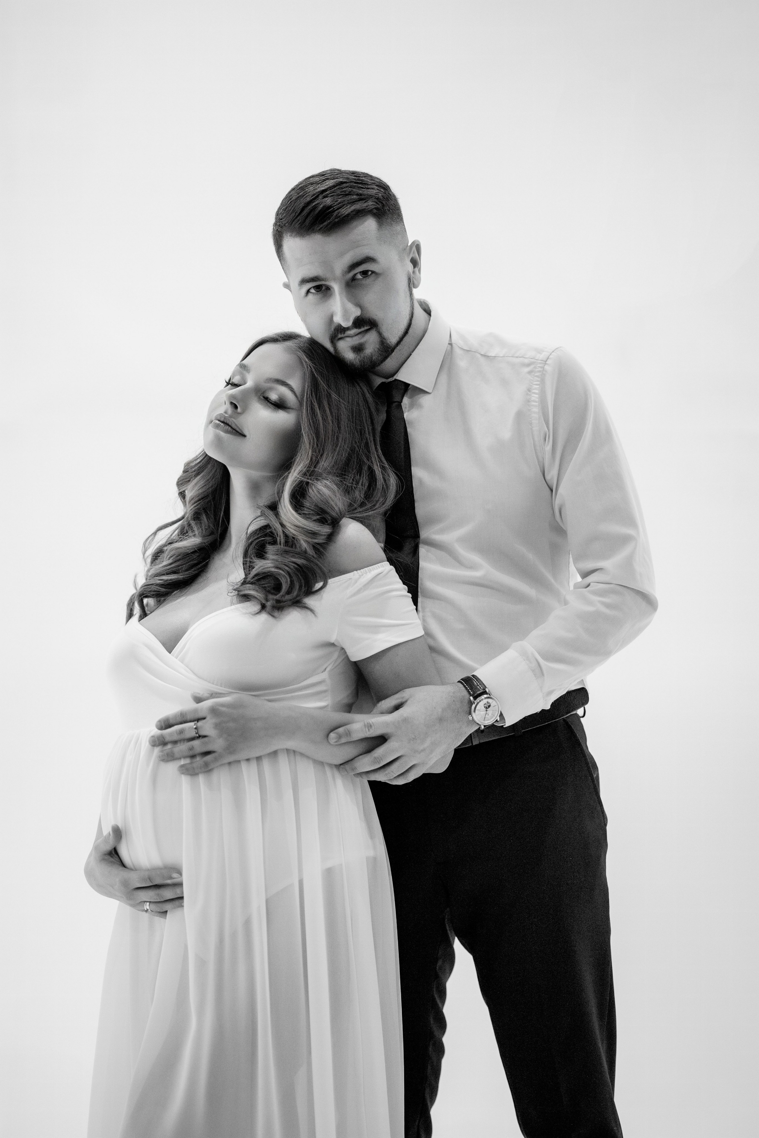 Maternity photoshoot in the studio. Victoria Lyubchenko — fine art photography in Bismarck, ND