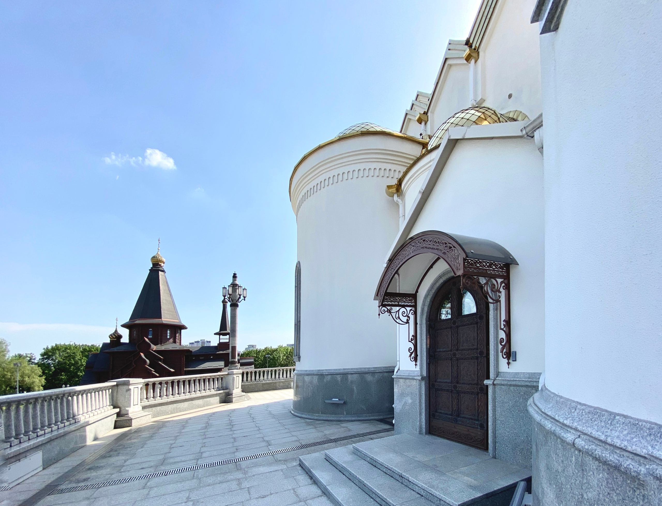 Козырьки Храма-памятника в честь Всех Святых. Скульптор кузнец Мария Тарлецкая