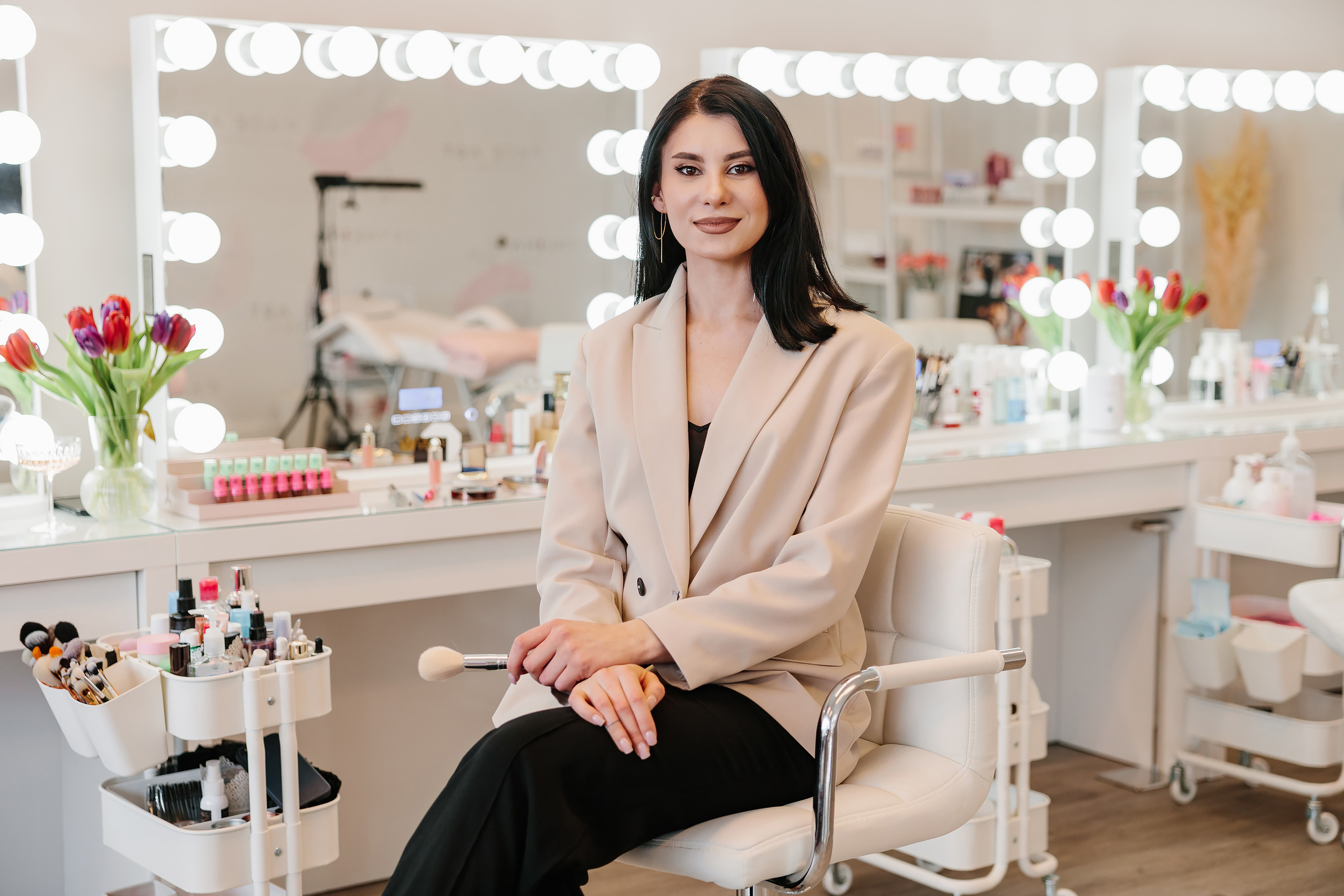 Trynkina Makeup 04.11.2023. Wedding family event photographer in Chicago Nick Yushevich