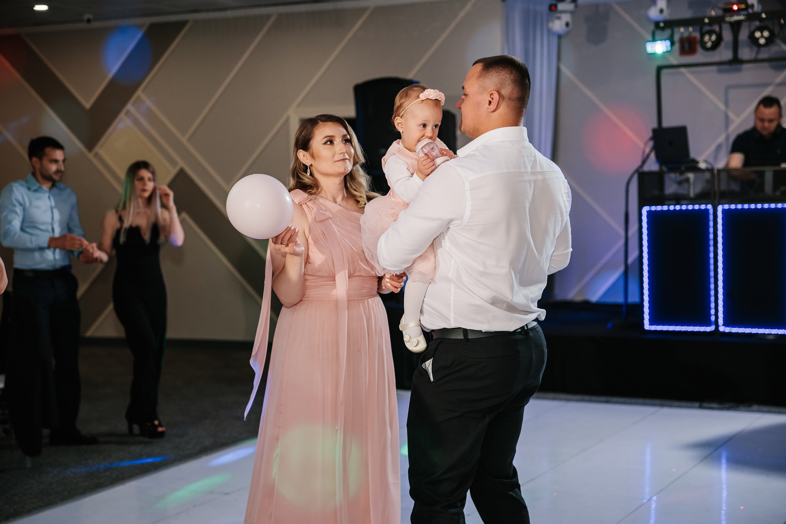 05.28.2023 Cumetria. Wedding family event photographer in Chicago Nick Yushevich