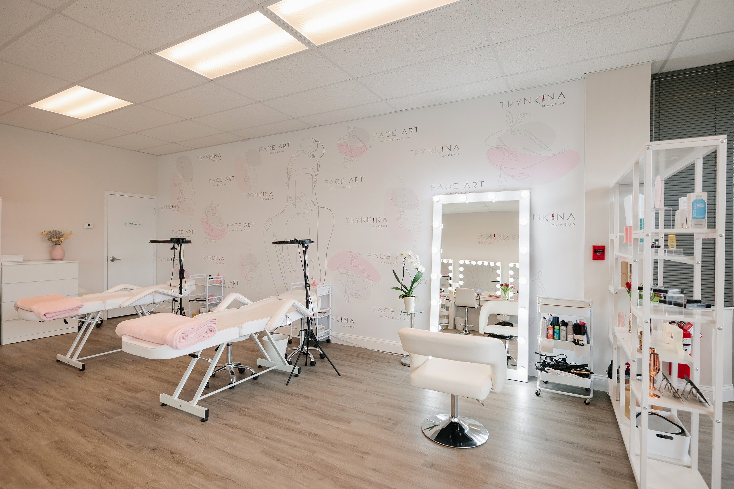 Trynkina Makeup 04.11.2023. Wedding family event photographer in Chicago Nick Yushevich