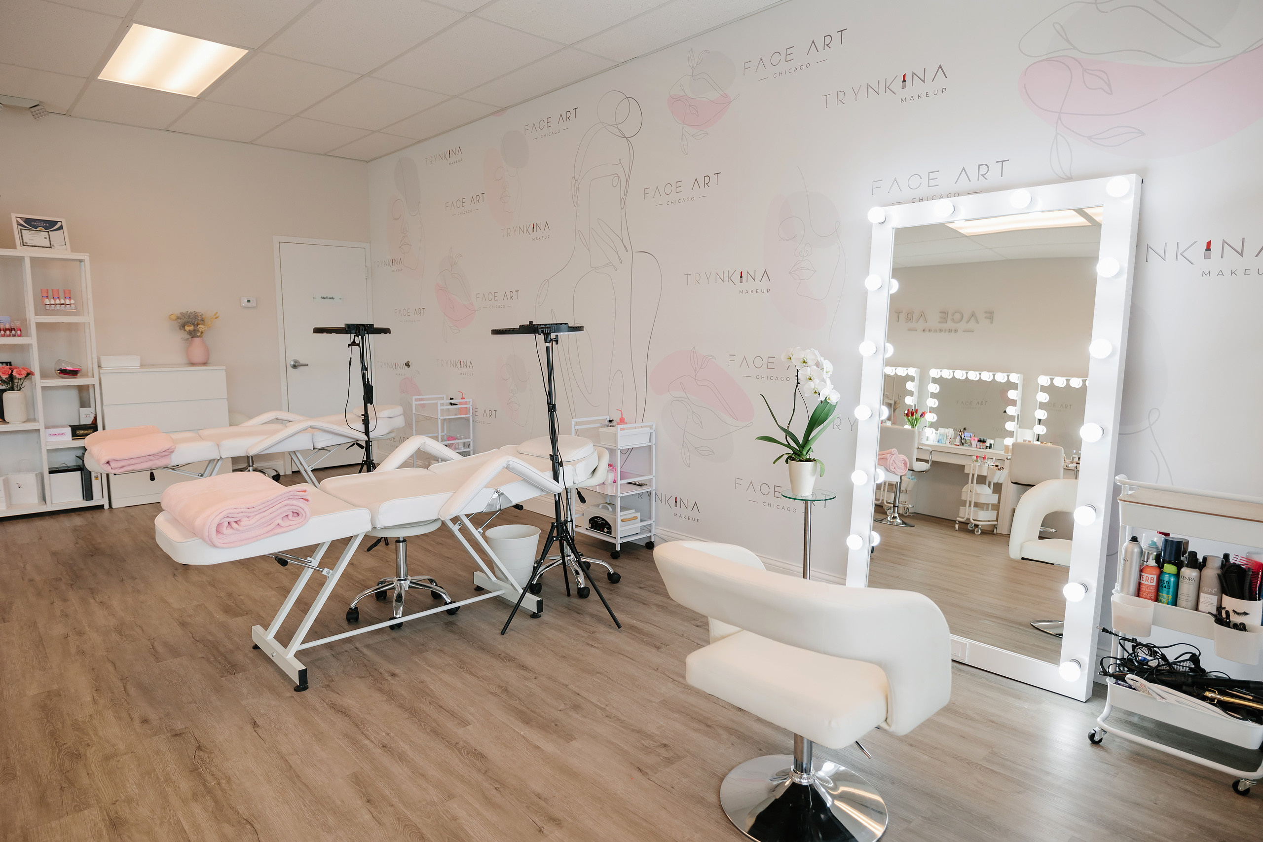 Trynkina Makeup 04.11.2023. Wedding family event photographer in Chicago Nick Yushevich