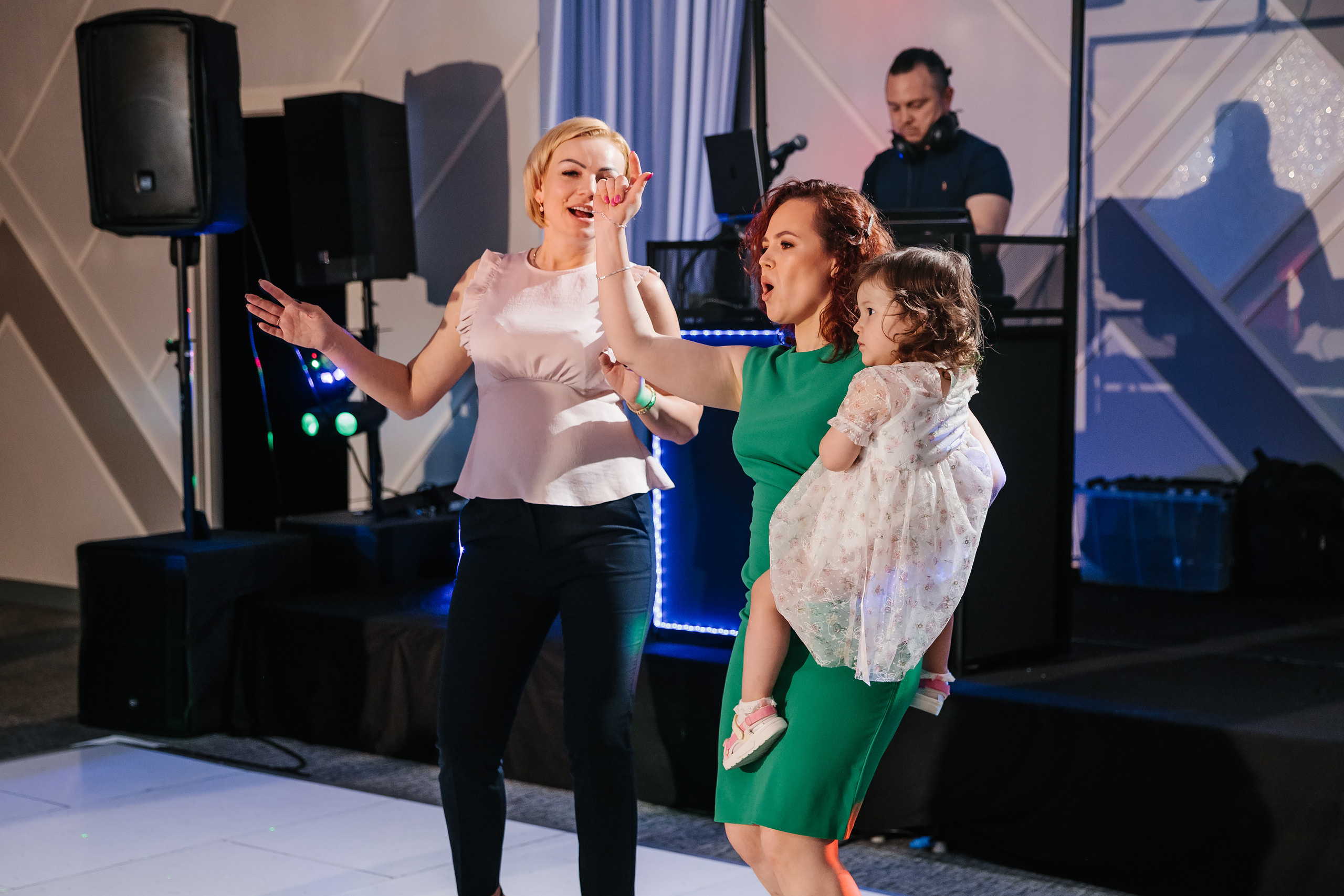 05.28.2023 Cumetria. Wedding family event photographer in Chicago Nick Yushevich