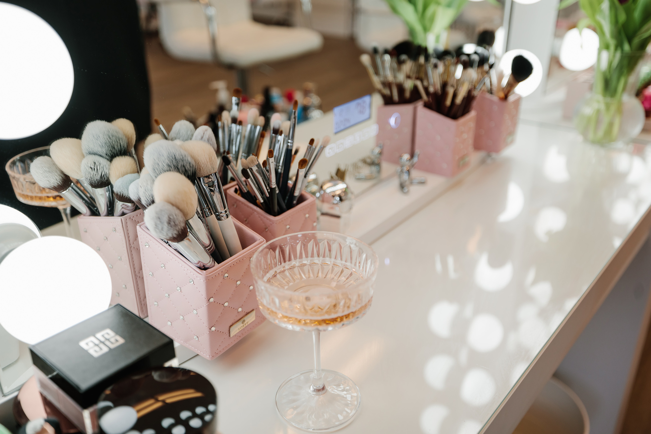 Trynkina Makeup 04.11.2023. Wedding family event photographer in Chicago Nick Yushevich