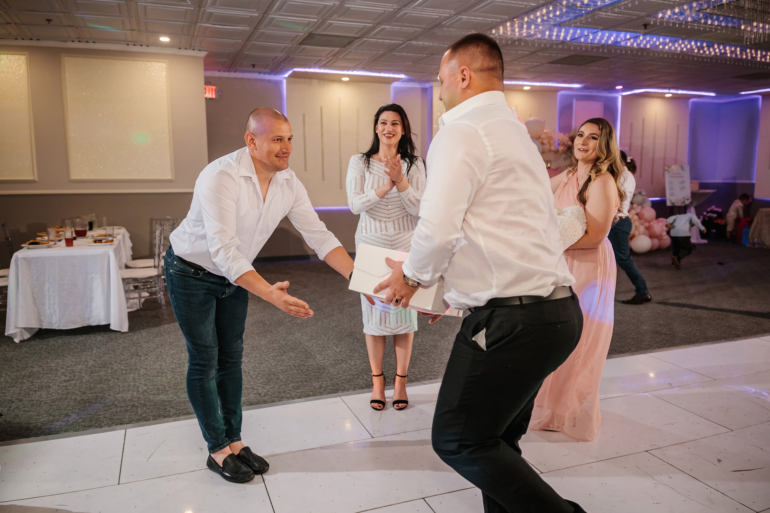 05.28.2023 Cumetria. Wedding family event photographer in Chicago Nick Yushevich