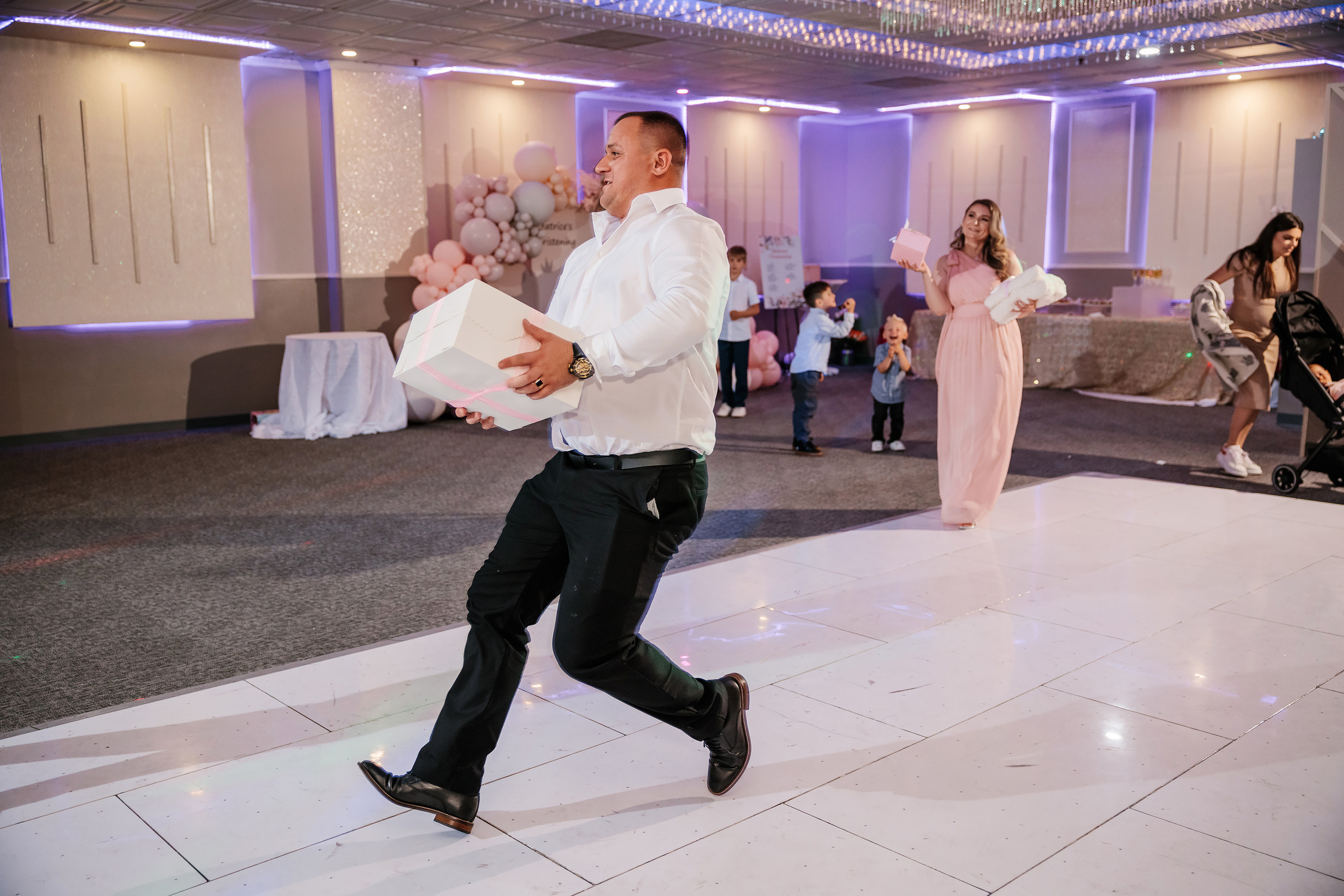 05.28.2023 Cumetria. Wedding family event photographer in Chicago Nick Yushevich