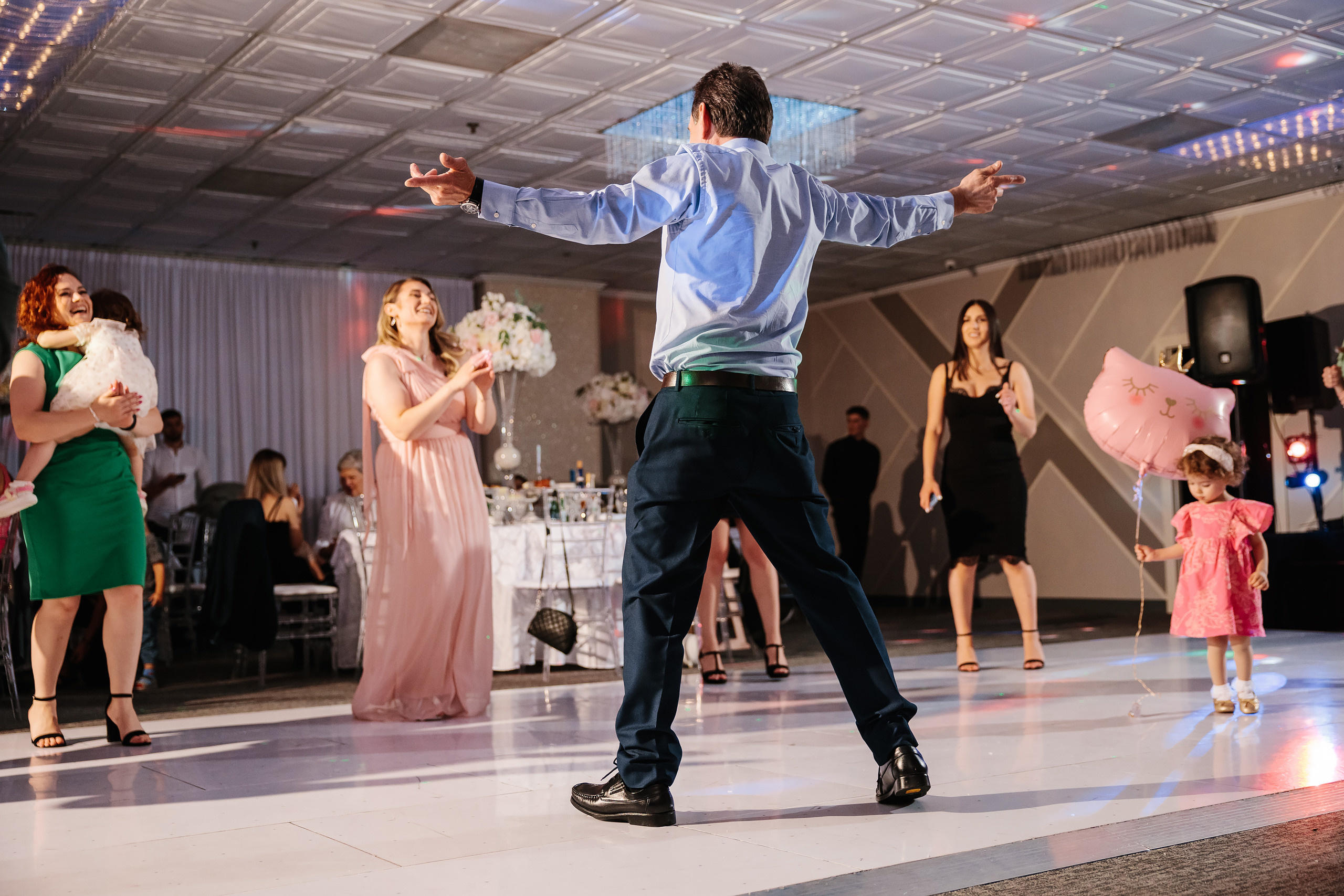 05.28.2023 Cumetria. Wedding family event photographer in Chicago Nick Yushevich