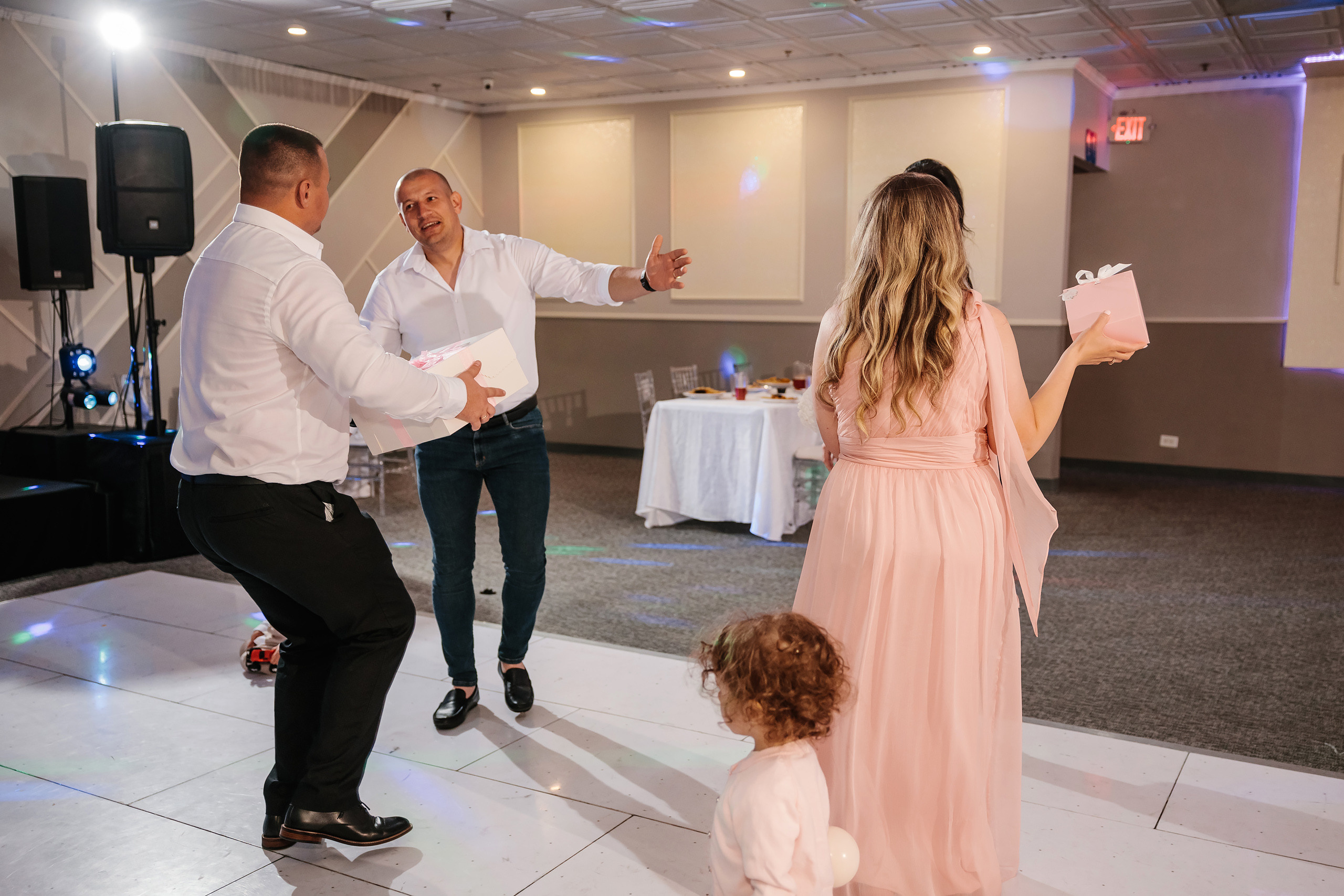 05.28.2023 Cumetria. Wedding family event photographer in Chicago Nick Yushevich