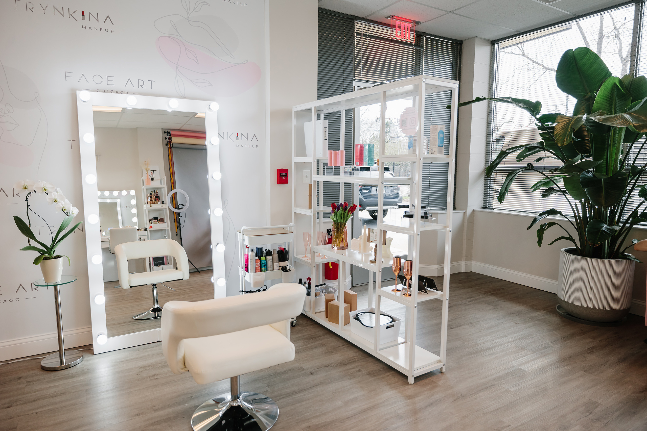 Trynkina Makeup 04.11.2023. Wedding family event photographer in Chicago Nick Yushevich