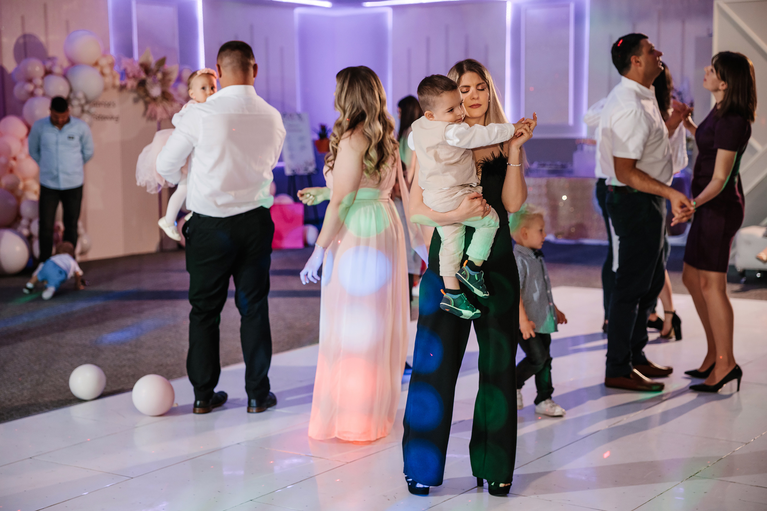 05.28.2023 Cumetria. Wedding family event photographer in Chicago Nick Yushevich