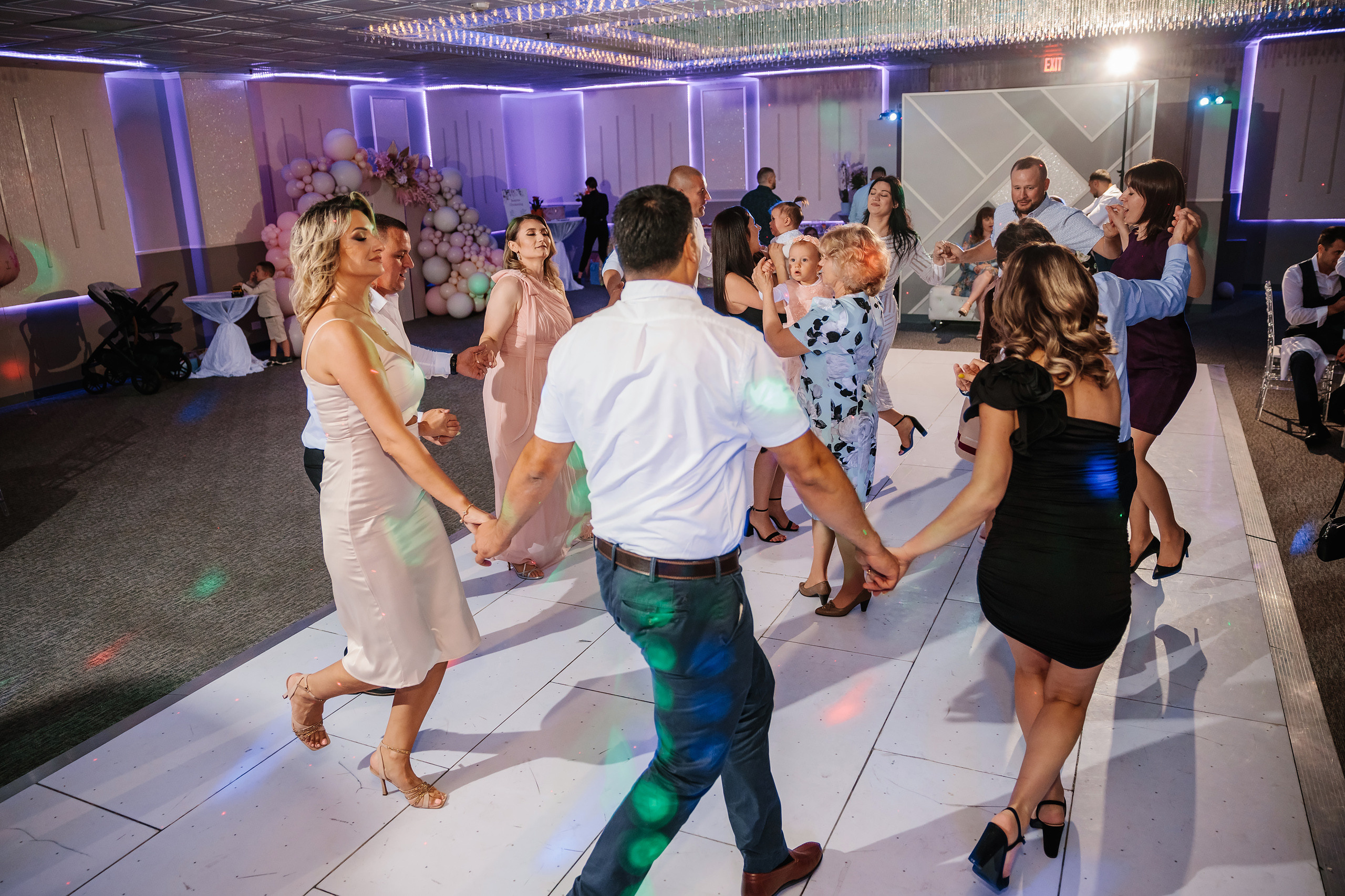 05.28.2023 Cumetria. Wedding family event photographer in Chicago Nick Yushevich