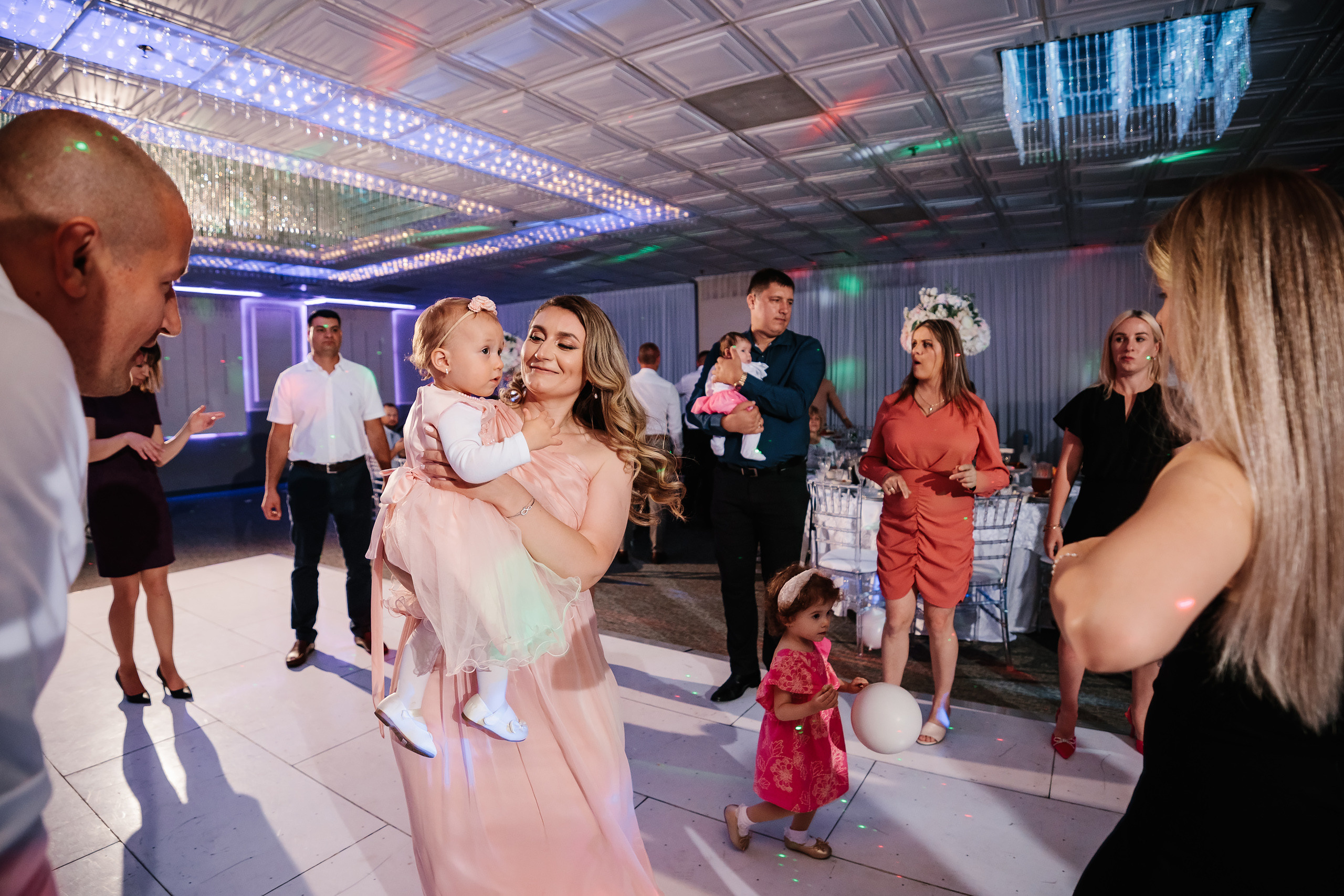 05.28.2023 Cumetria. Wedding family event photographer in Chicago Nick Yushevich