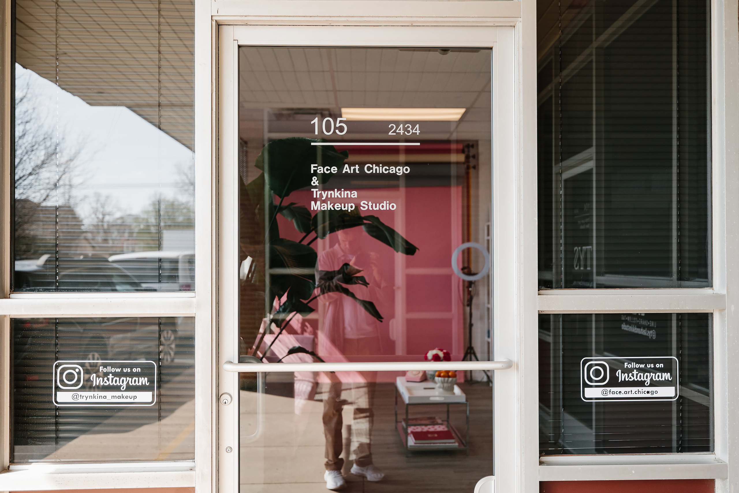 Trynkina Makeup 04.11.2023. Wedding family event photographer in Chicago Nick Yushevich