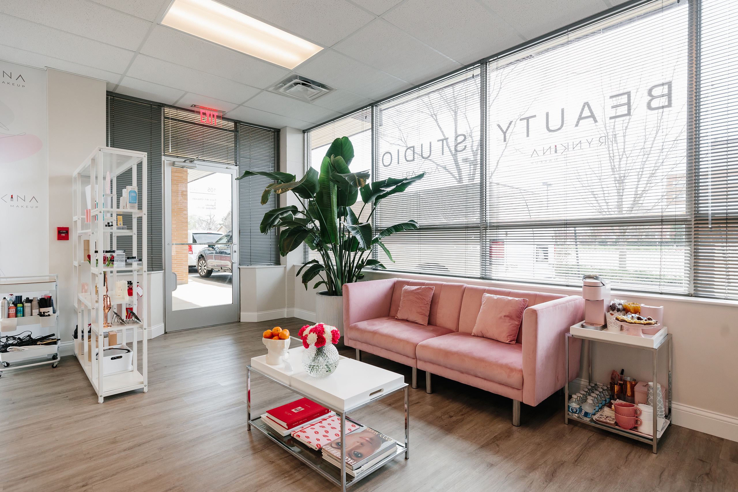 Trynkina Makeup 04.11.2023. Wedding family event photographer in Chicago Nick Yushevich