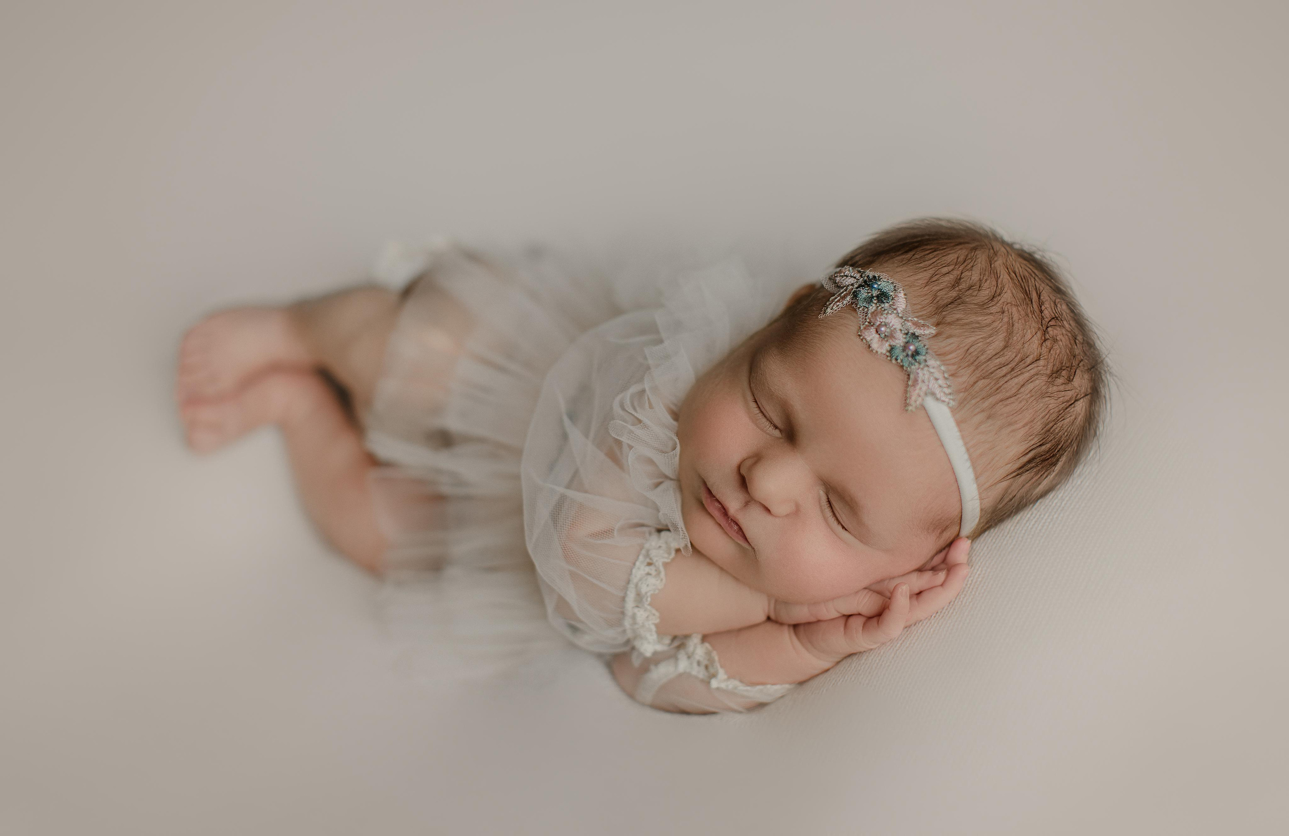 Newborn. Family, kids portrait and newborn photographer in Chicago Illinois