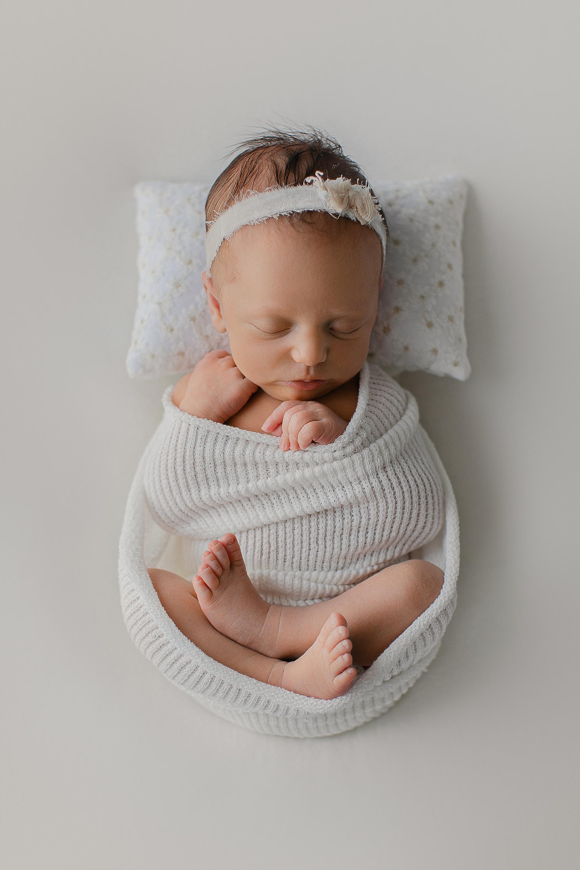 Newborn. Family, kids portrait and newborn photographer in Chicago Illinois