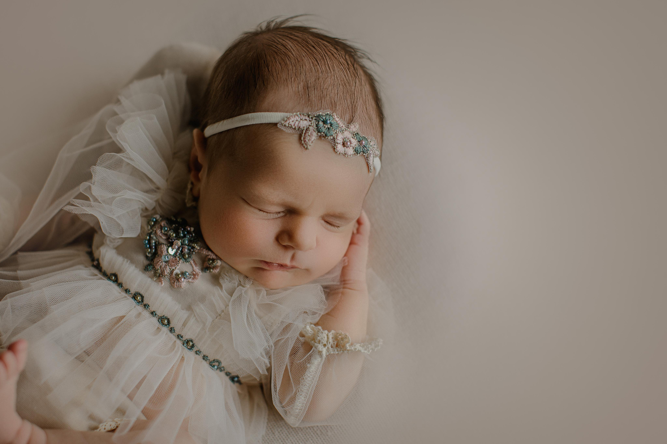 Newborn. Family, kids portrait and newborn photographer in Chicago Illinois