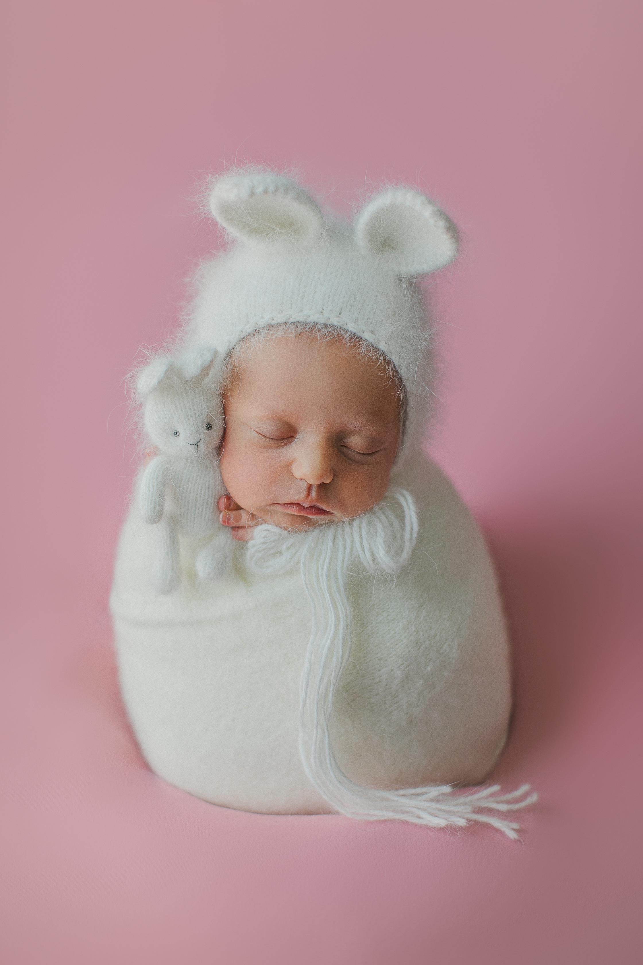 Newborn. Family, kids portrait and newborn photographer in Chicago Illinois