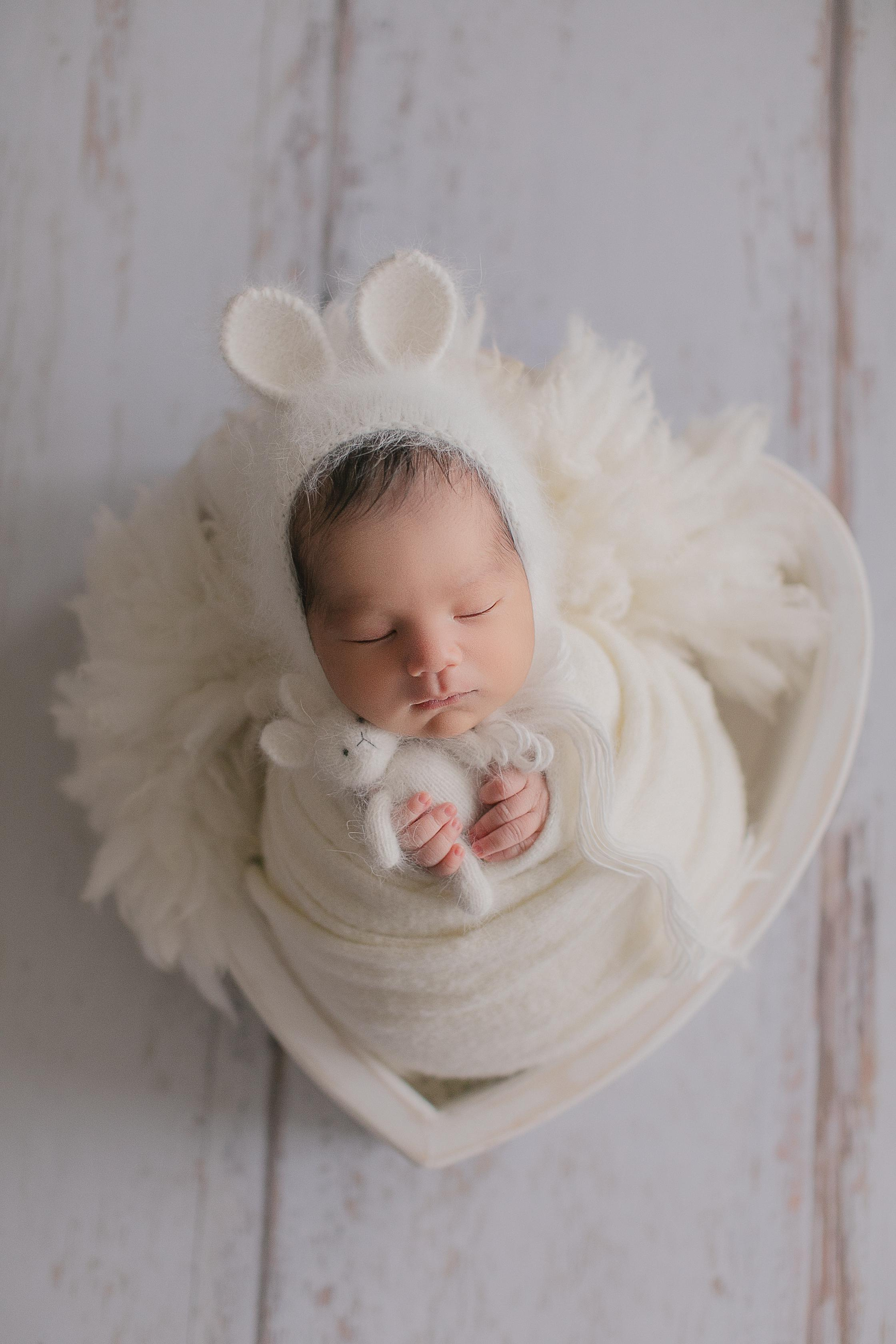 Newborn. Family, kids portrait and newborn photographer in Chicago Illinois