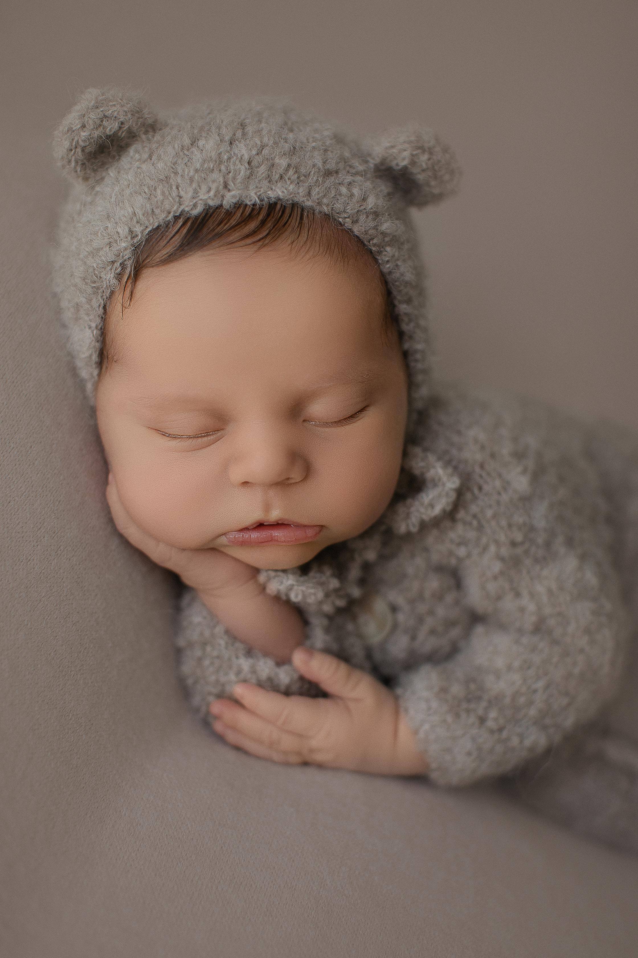 Newborn. Family, kids portrait and newborn photographer in Chicago Illinois