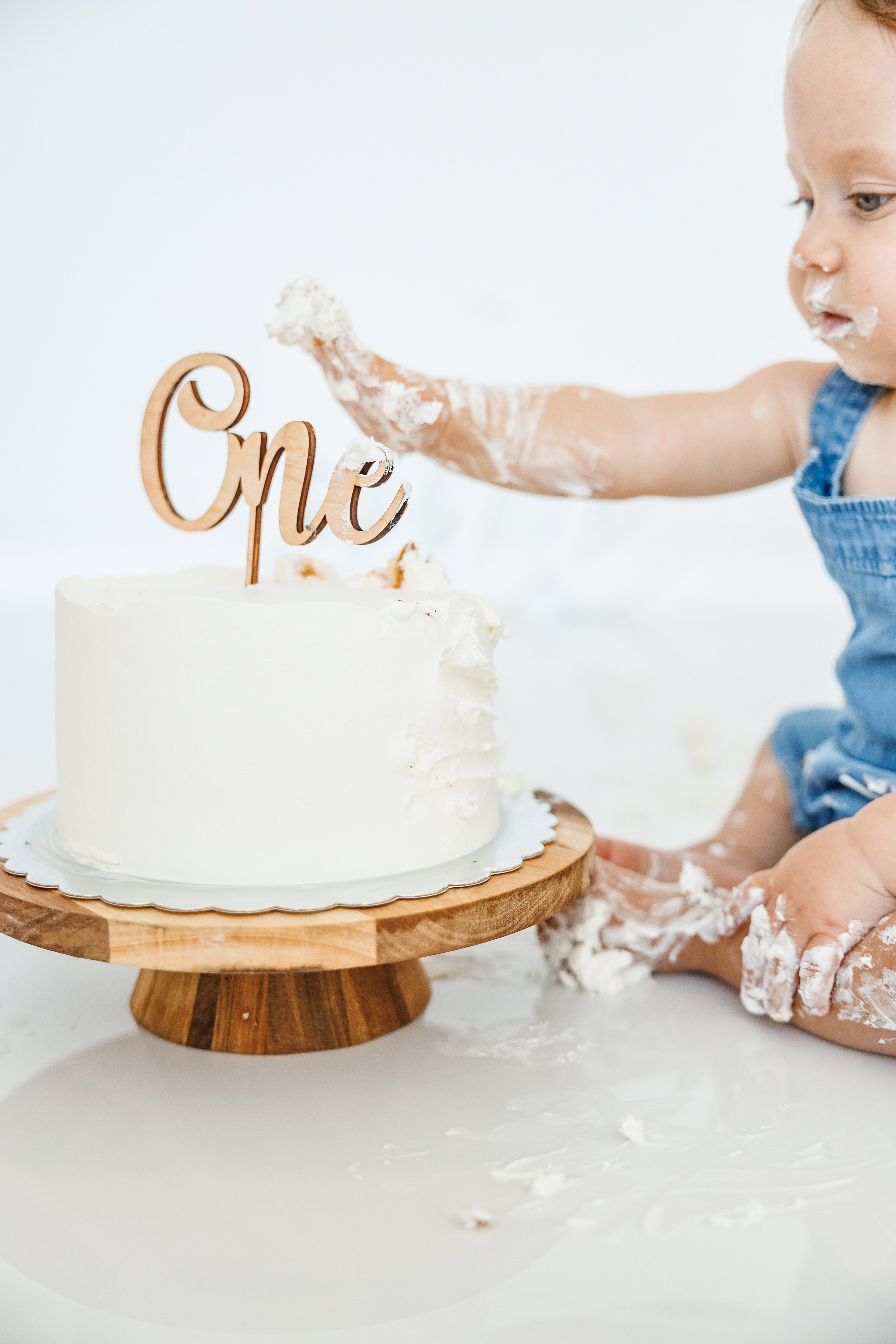 Smash cake. Фотограф Ирина Йотова