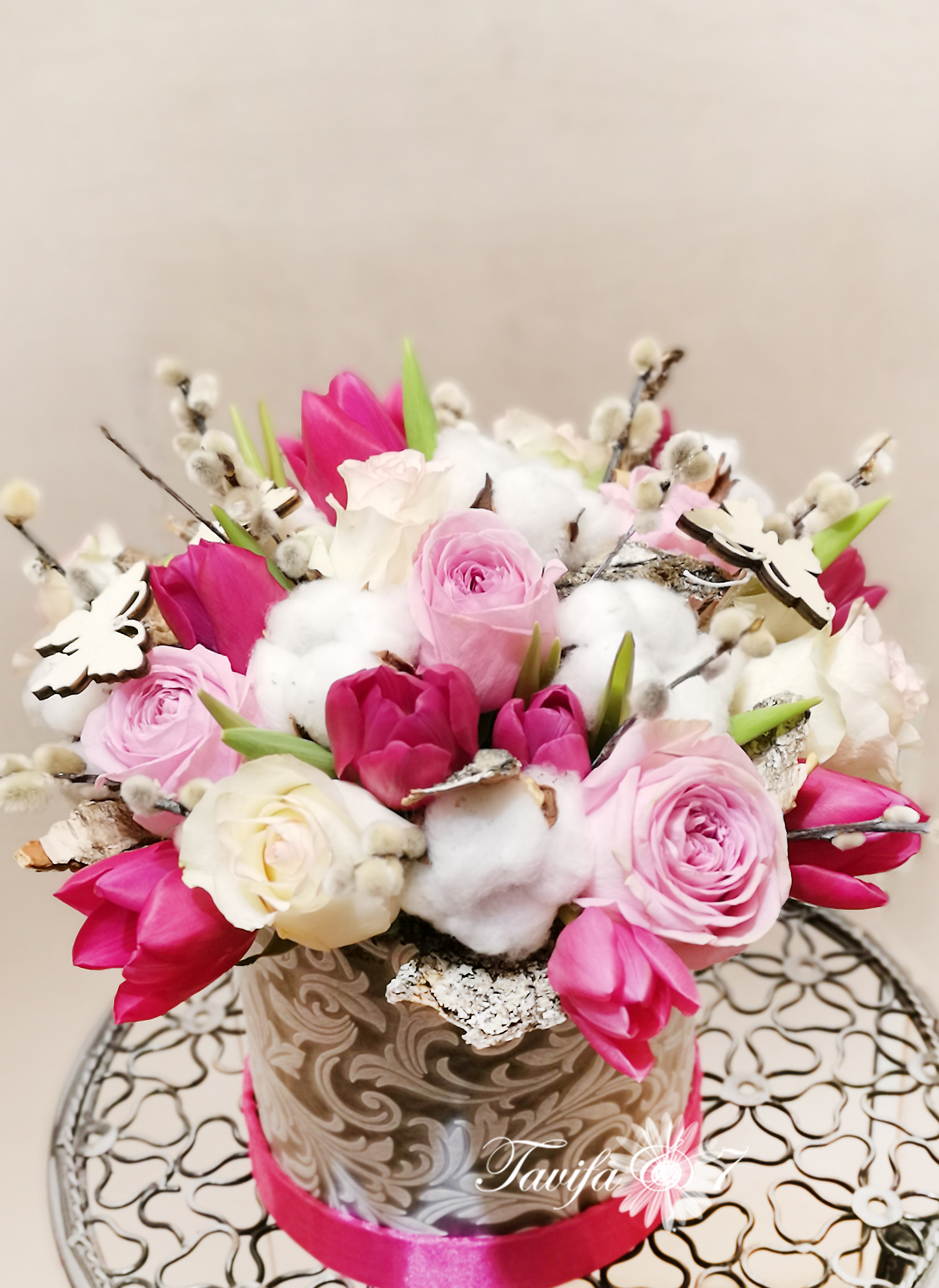 Ziedu pušķi kastē. Event design, decoration, floristry, gift, Irina Novika, Riga, Latvia