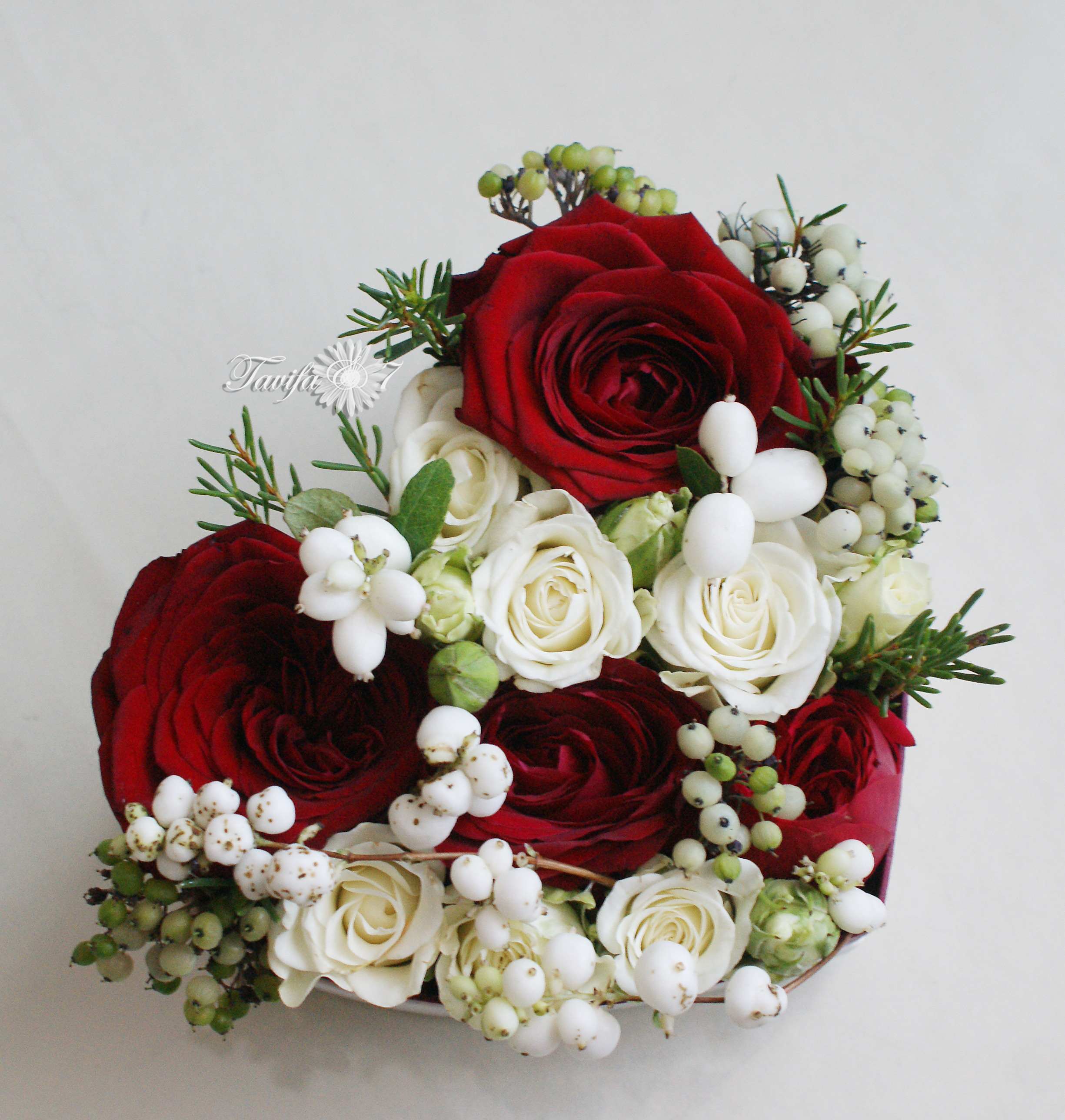 Ziedu pušķi kastē. Event design, decoration, floristry, gift, Irina Novika, Riga, Latvia