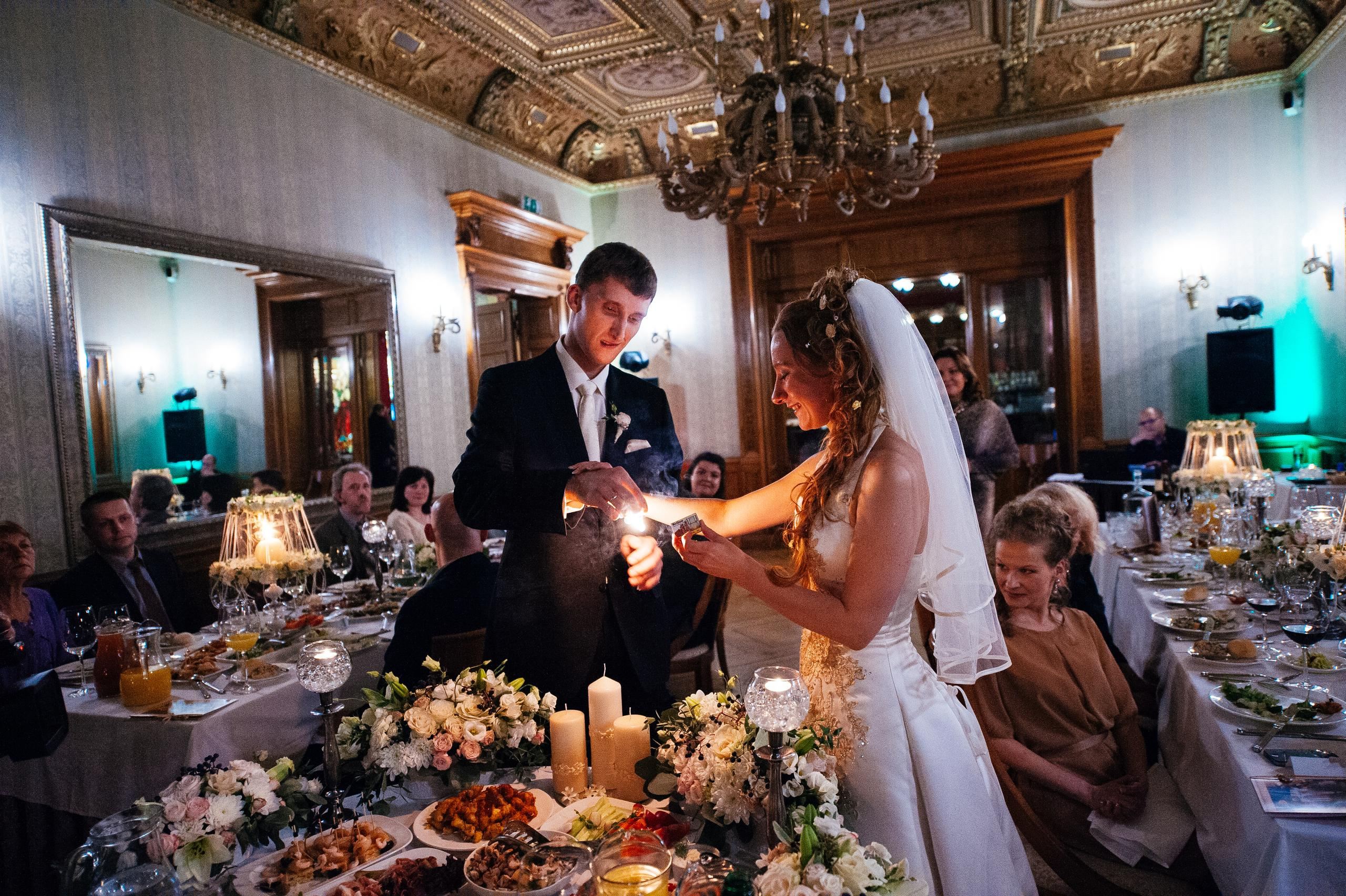 свадеба, декор столов, оформление банкетов, стол молодоженов, столы гостей, свечи, настольные композиции, кремовый