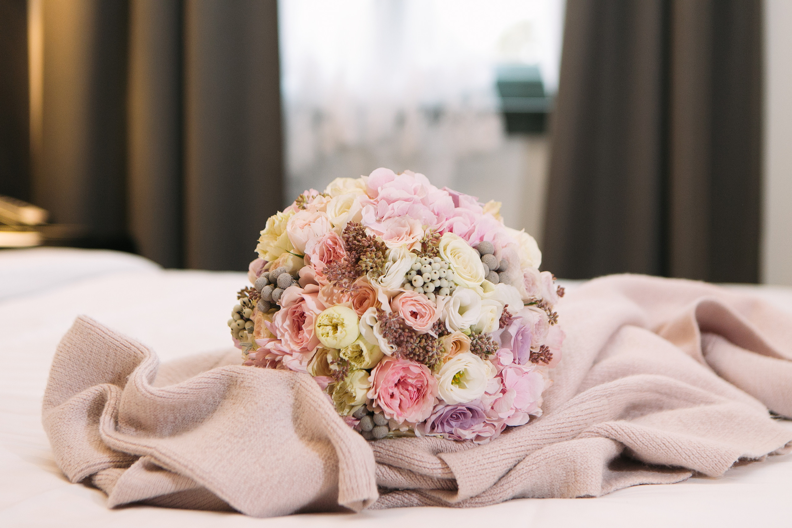 Līgavas pušķi pudera, persiku toņos. Event design, decoration, floristry, gift, Irina Novika, Riga, Latvia