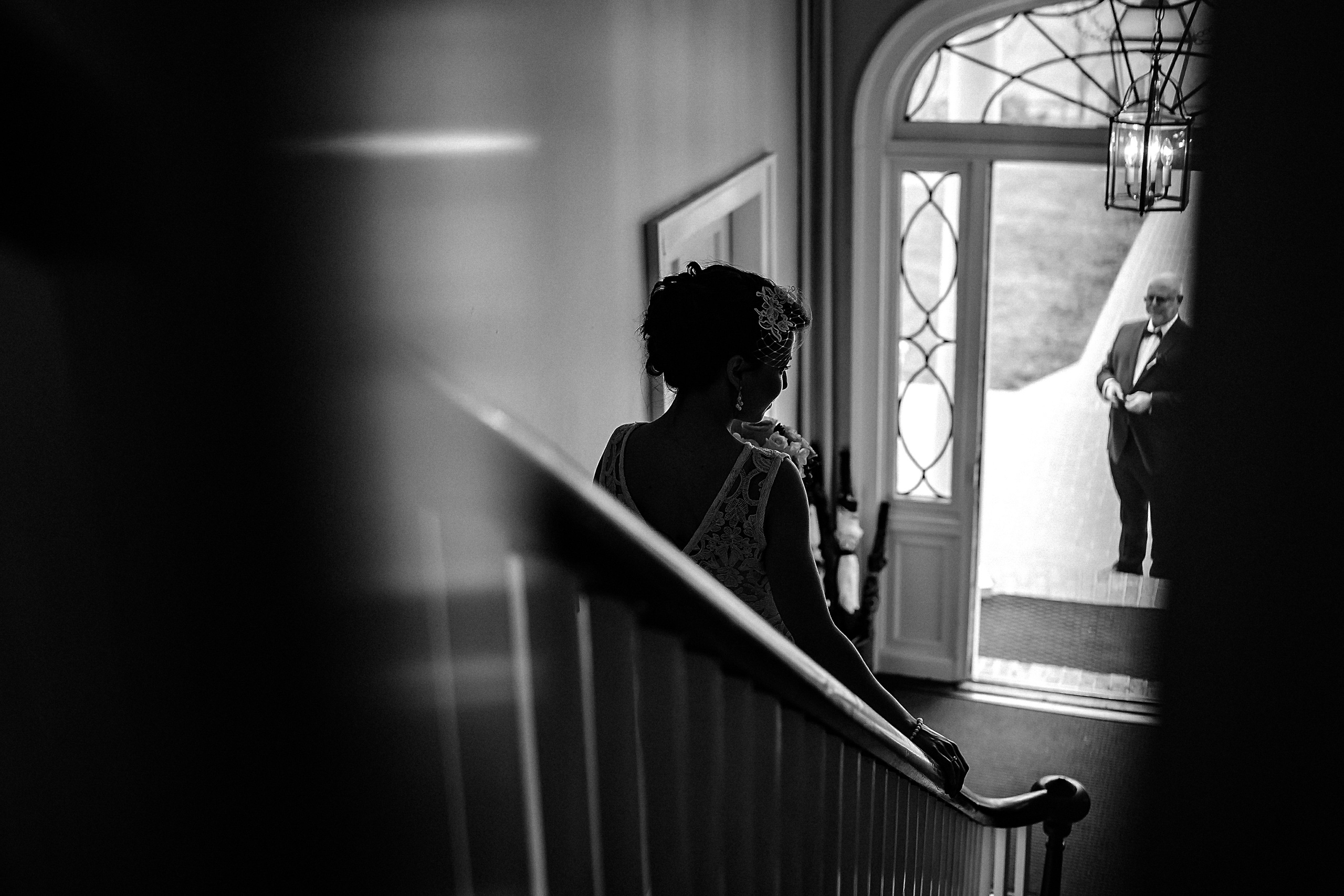 Фотограф в Ирландии Дублин свадьба утро фотки лучший топ свадебный красивая невеста лестница спускается отец