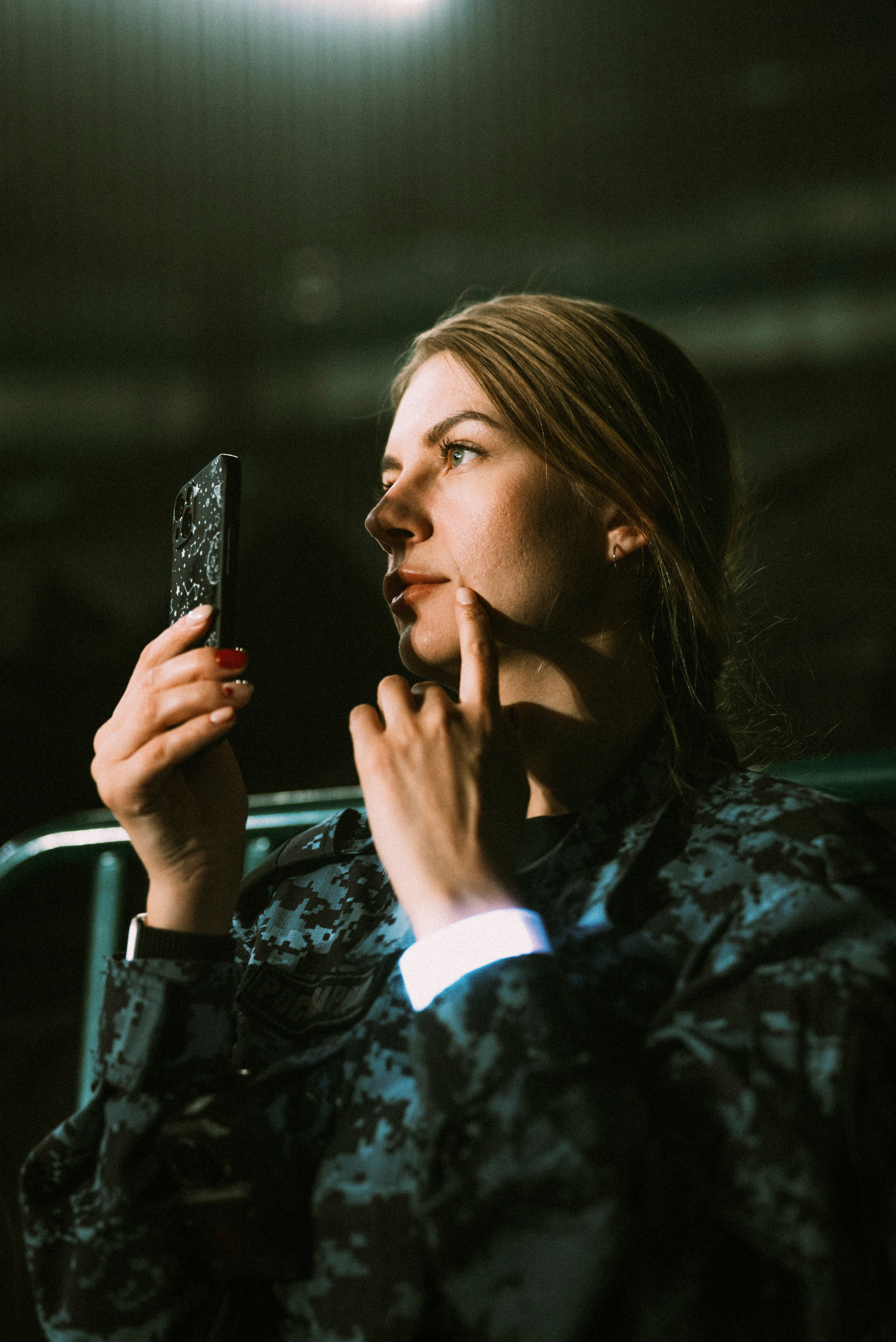 2025. Стрит-фотография, полная абсурда, идиотизма и красоты