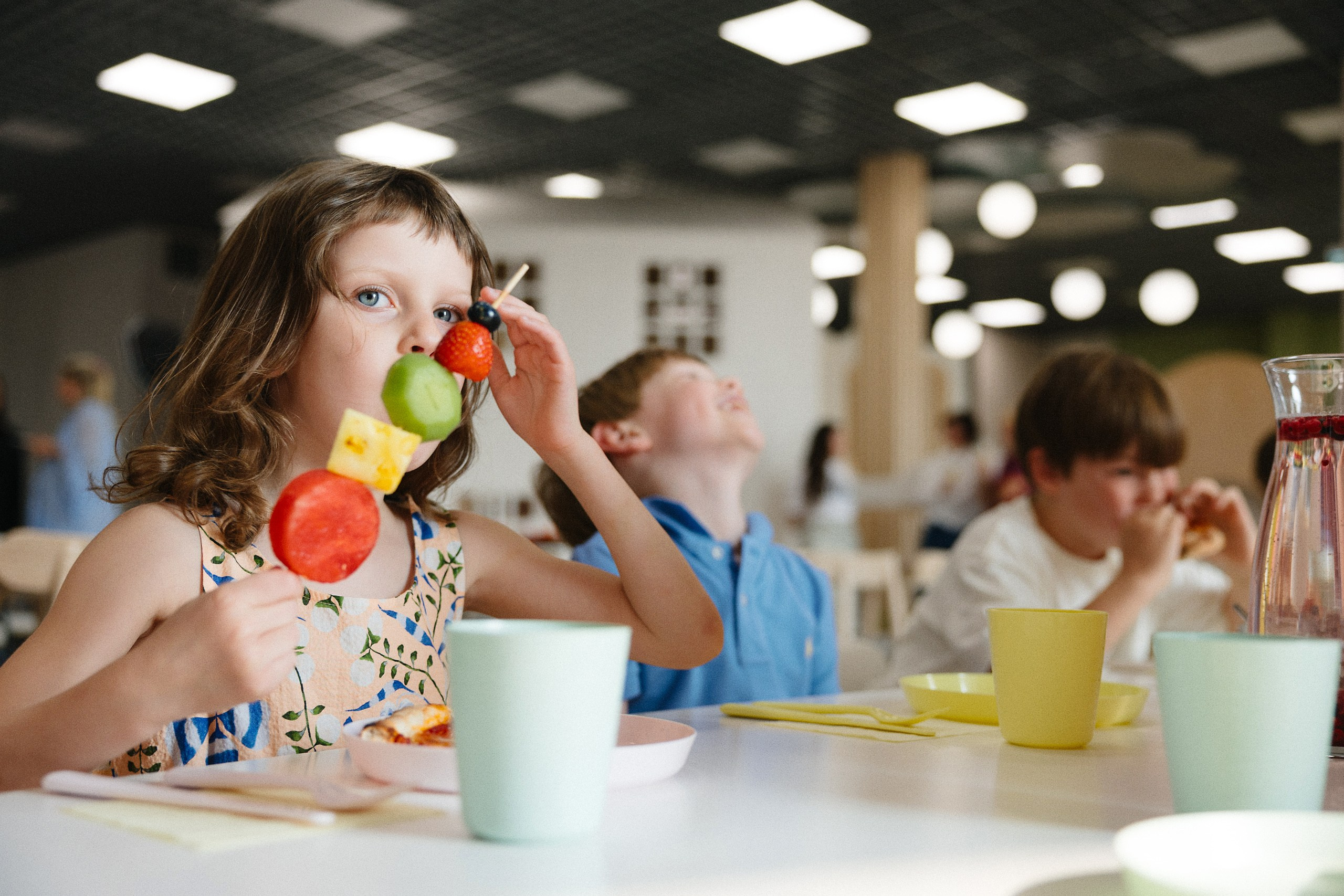 Фотосъёмка детского дня рождения 6 лет — Беззубик, Единорог и волшебная комната с Лабубу. Евгений Тимофеев | Свадебный и контент-фотограф и видеограф в Риге