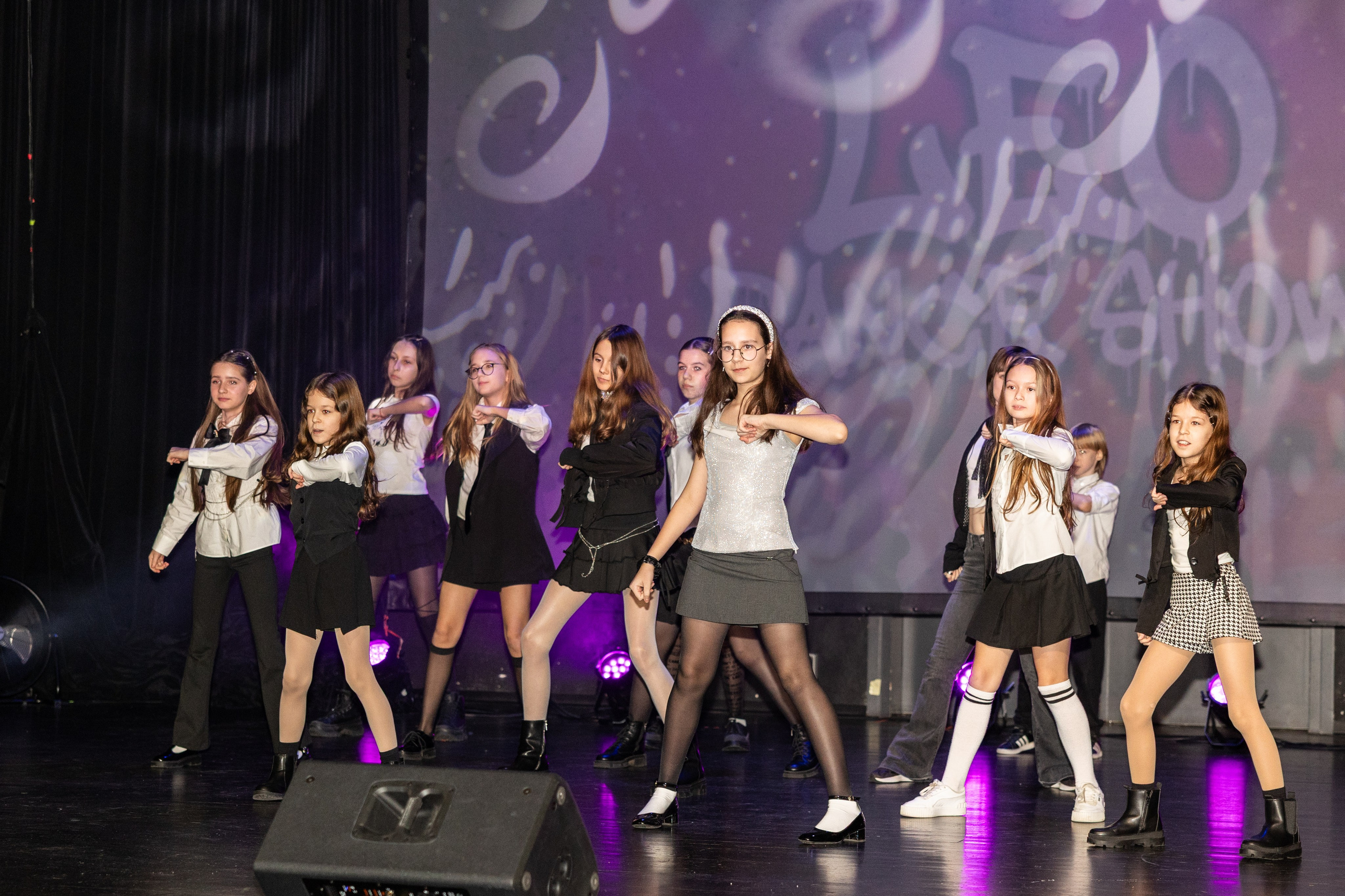 LEO DANCE SHOW WINTER 2025. Семейный и детский фотограф в Варшаве Мила Бобровская