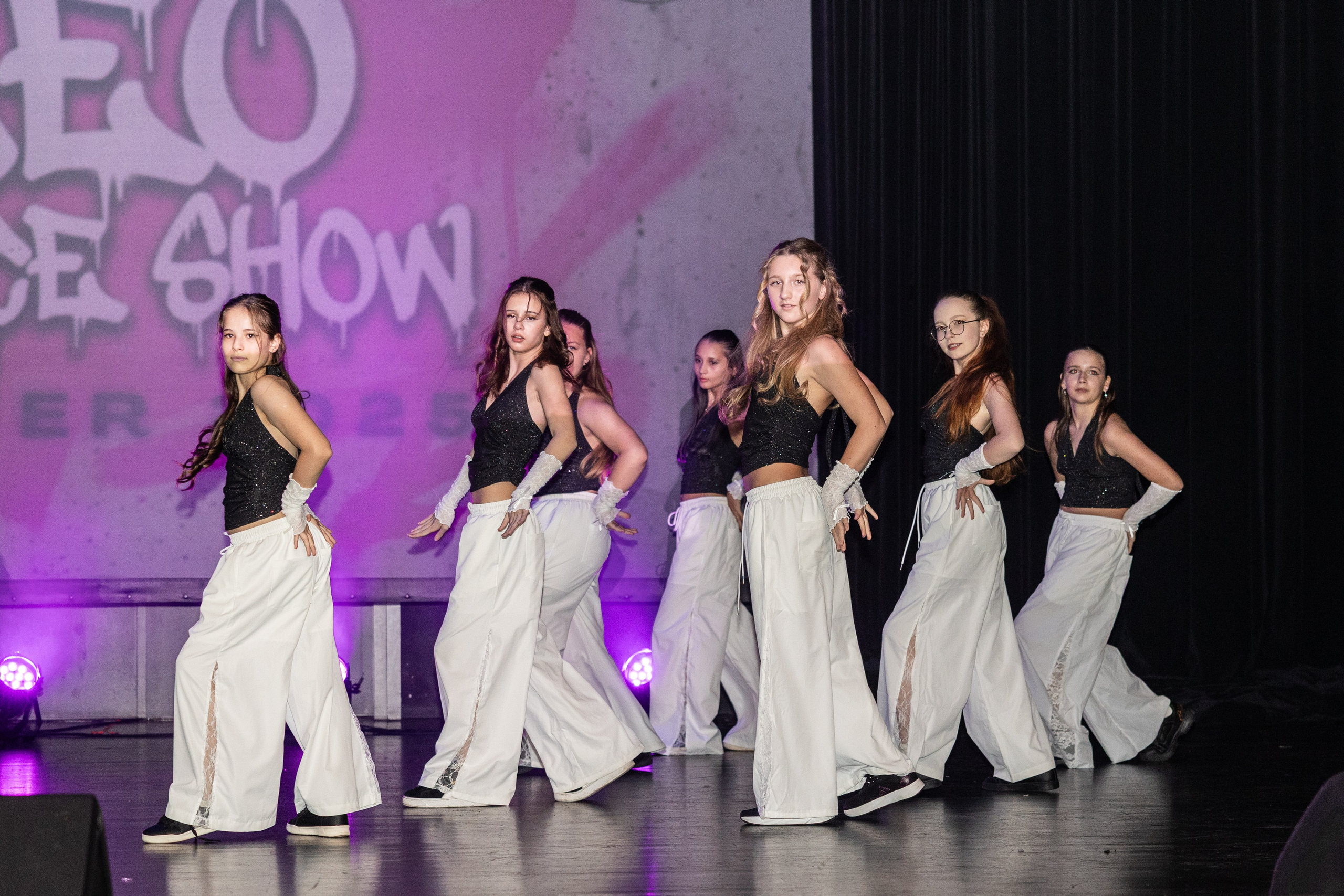 LEO DANCE SHOW WINTER 2025. Семейный и детский фотограф в Варшаве Мила Бобровская