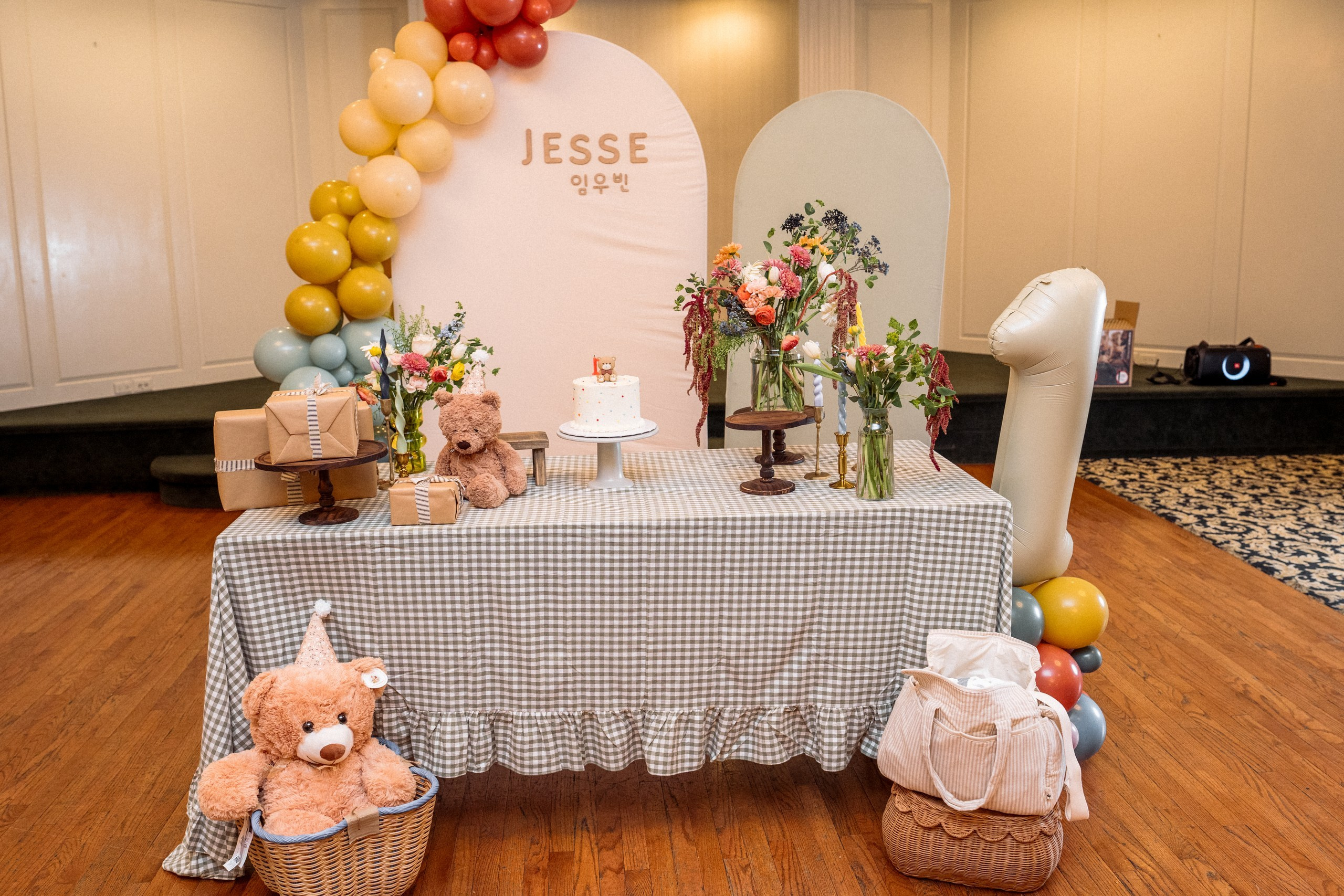 Jesse’s 1st birthday. Alisa Tant — Family and newborn photographer Bucks County, Montgomery county, Philadelphia, NJ