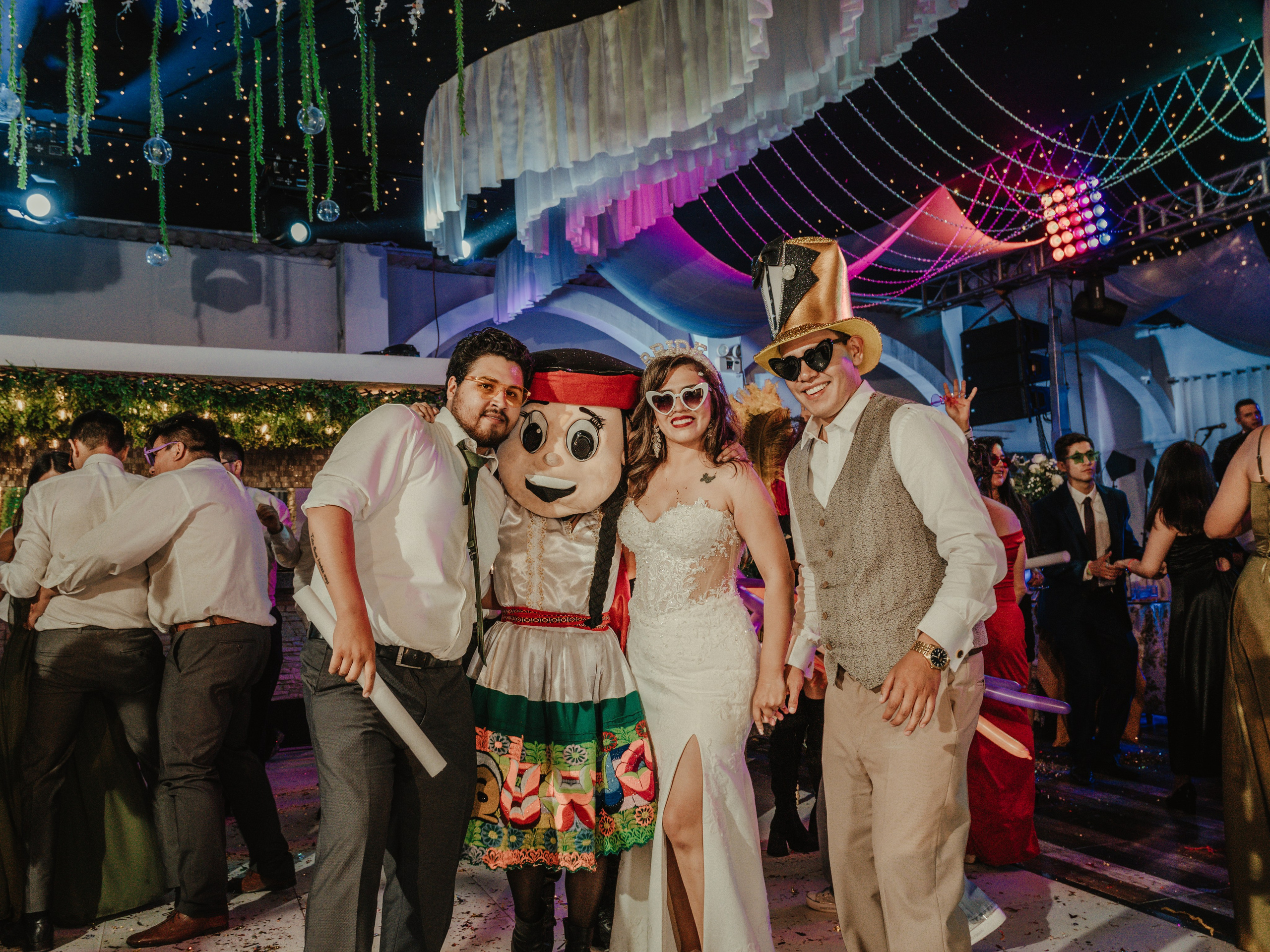 CARLA Y MARIO BODA RELIGIOSA. Studio KVTA | Fotografía y Video de Bodas en Arequipa