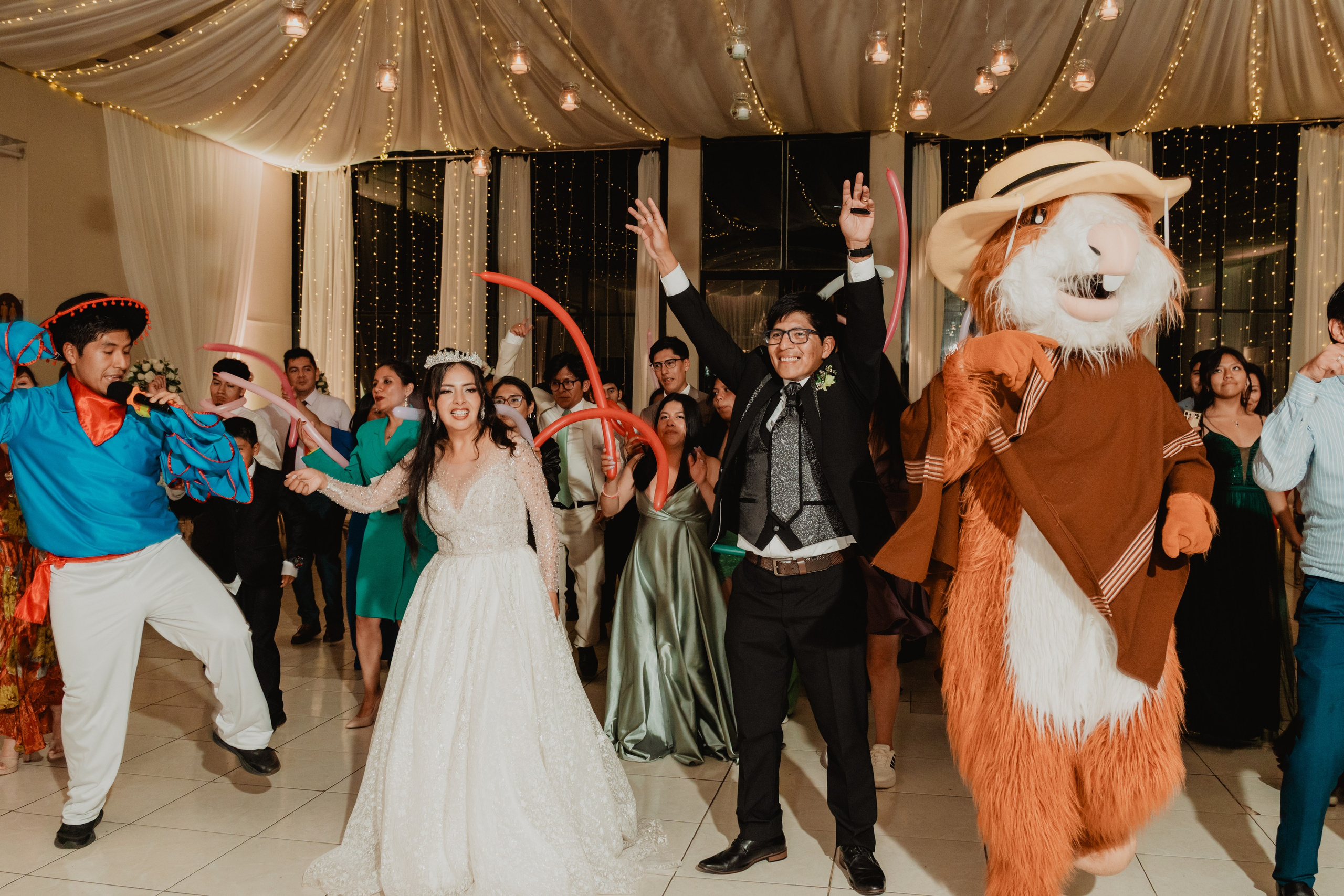 FERNANDO + MARIBEL | BODA RELIGIOSA. Studio KVTA | Fotografía y Video de Bodas en Arequipa