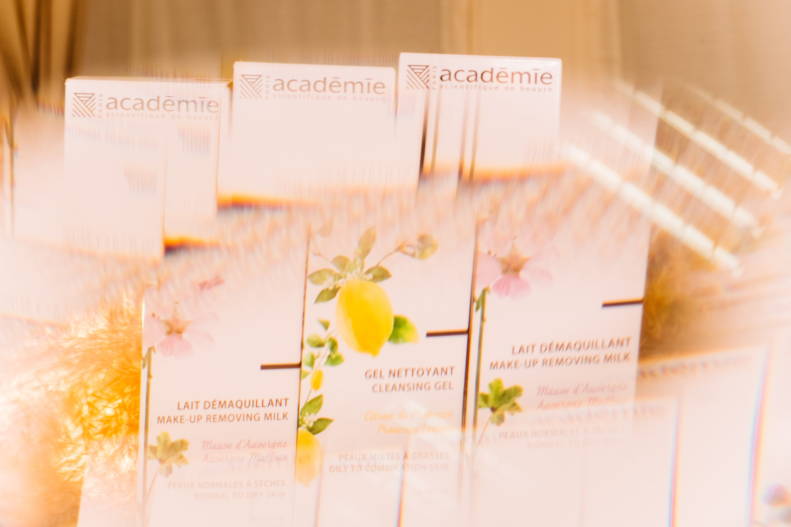 Фотоконтент для студії краси. Валерія Сичова. Сімейний та репортажний фотограф в Португаліі