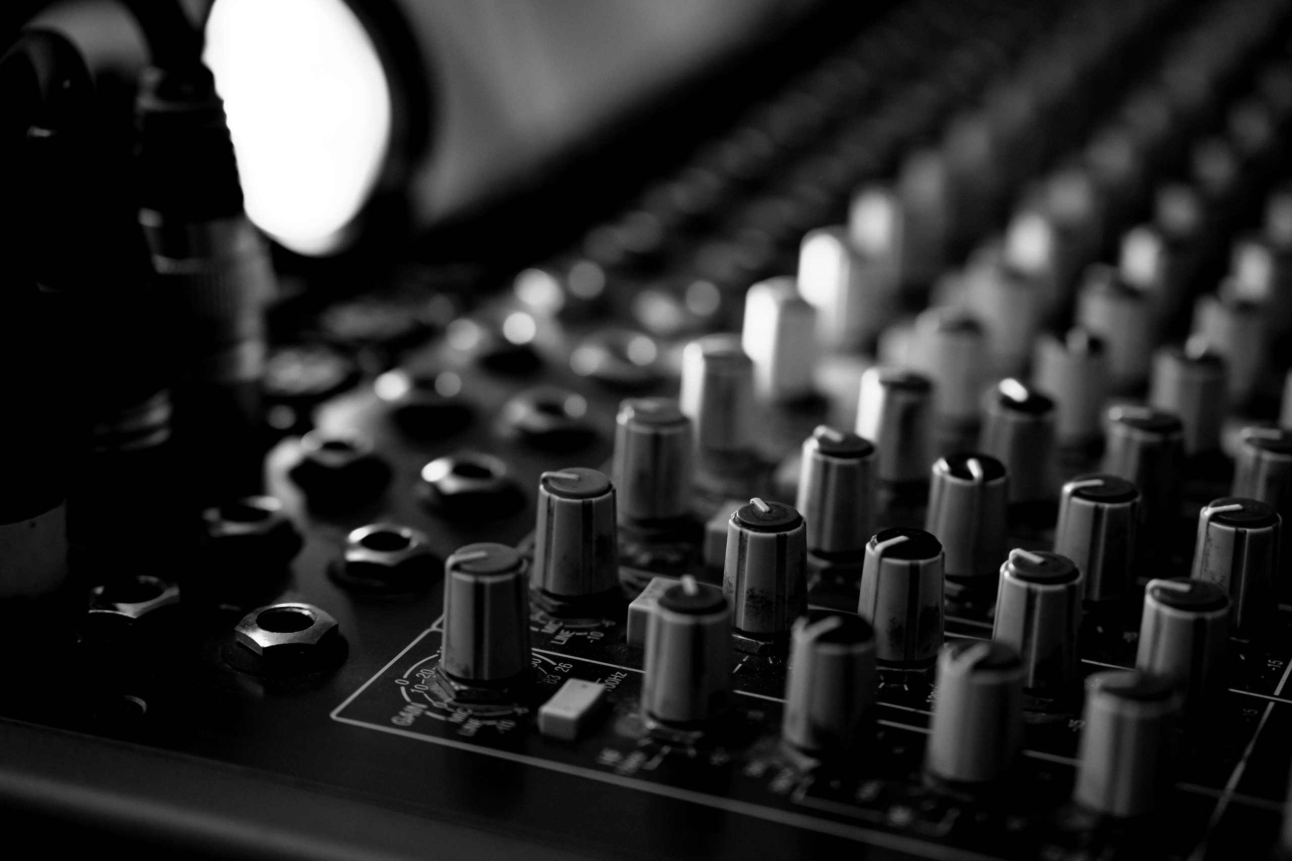 Концерт-онлайн під час карантину. RODIN N - RADIONIKA. Валерія Сичова. Сімейний та репортажний фотограф в Португаліі