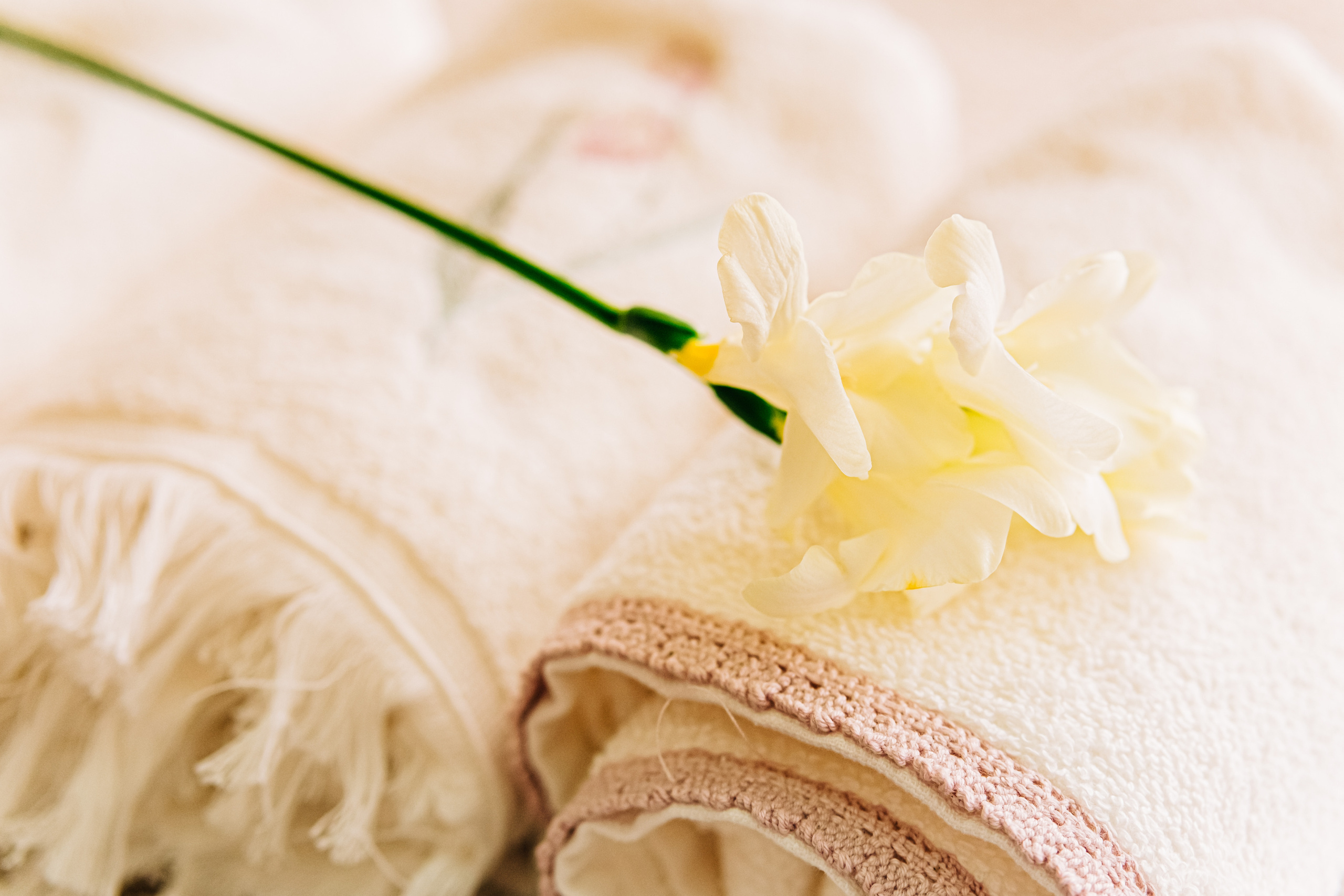 Фотоконтент для студії краси. Валерія Сичова. Сімейний та репортажний фотограф в Португаліі