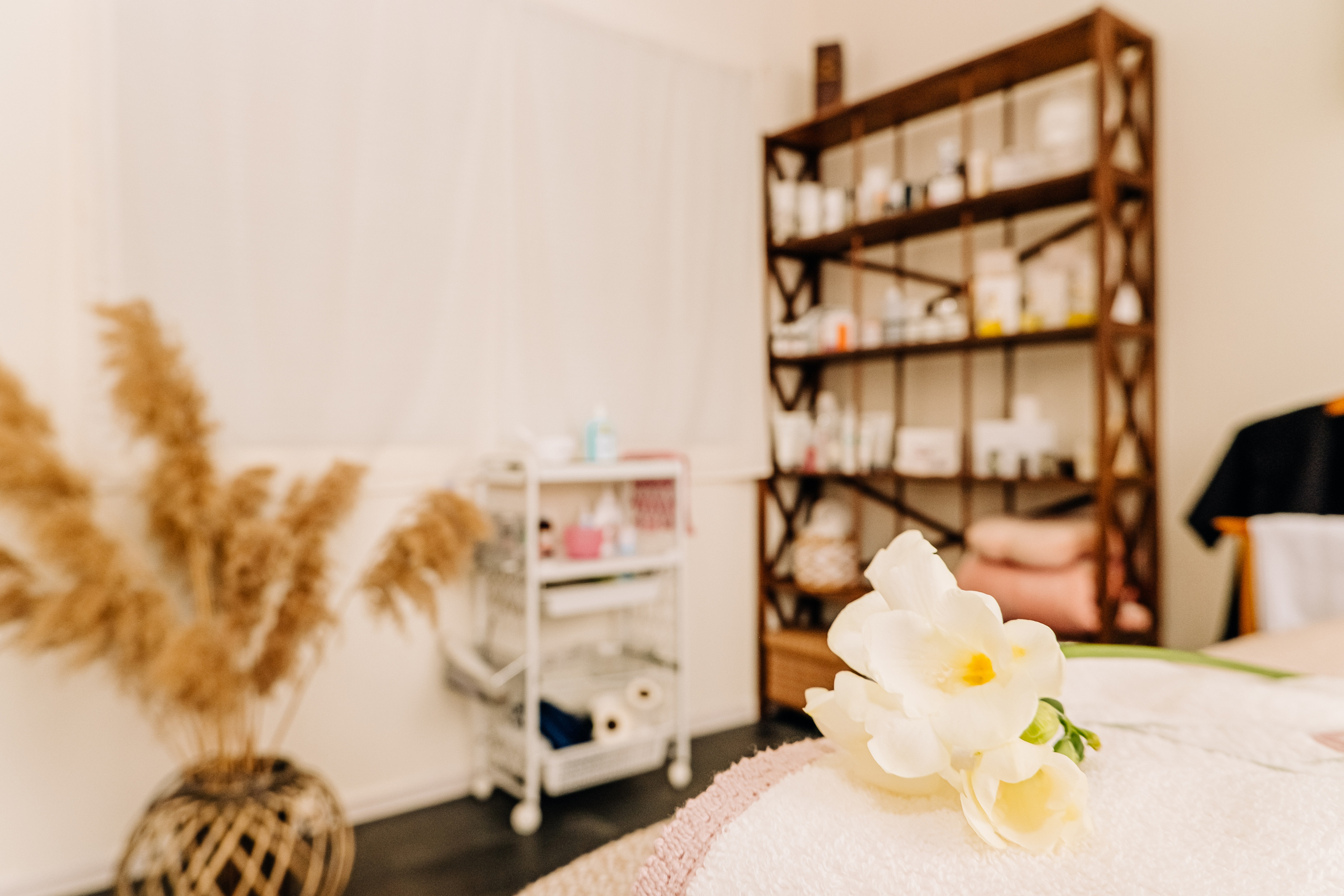 Фотоконтент для студії краси. Валерія Сичова. Сімейний та репортажний фотограф в Португаліі