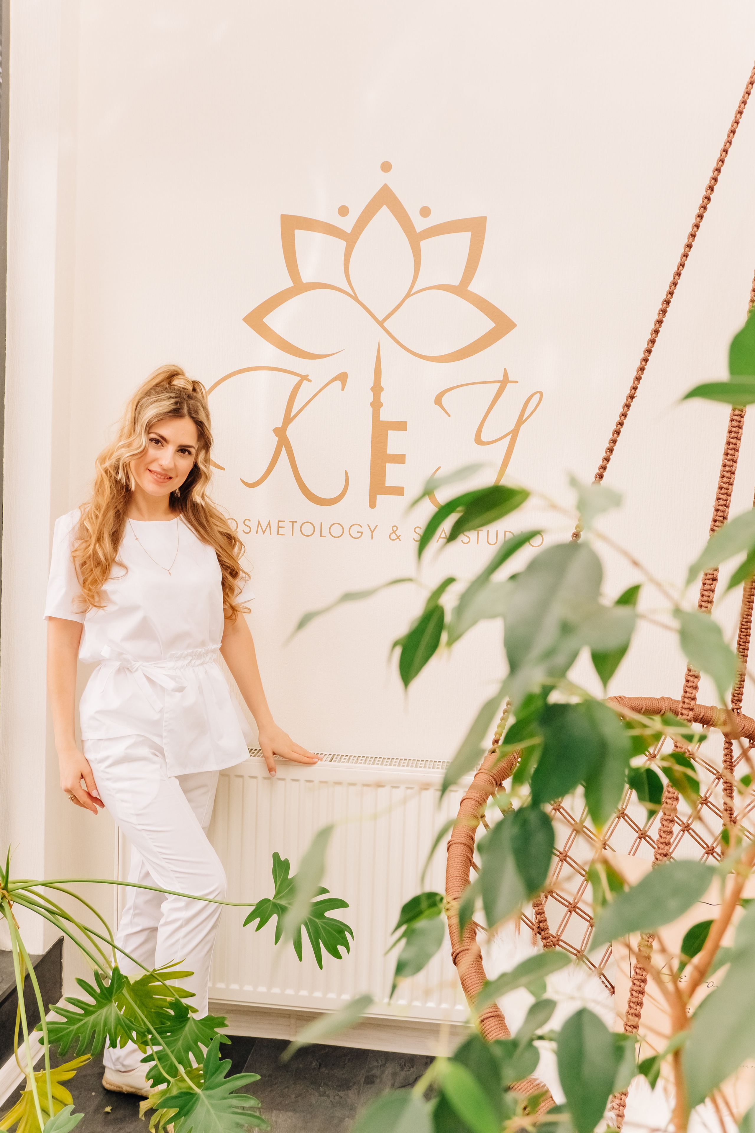 Фотоконтент для студії краси. Валерія Сичова. Сімейний та репортажний фотограф в Португаліі