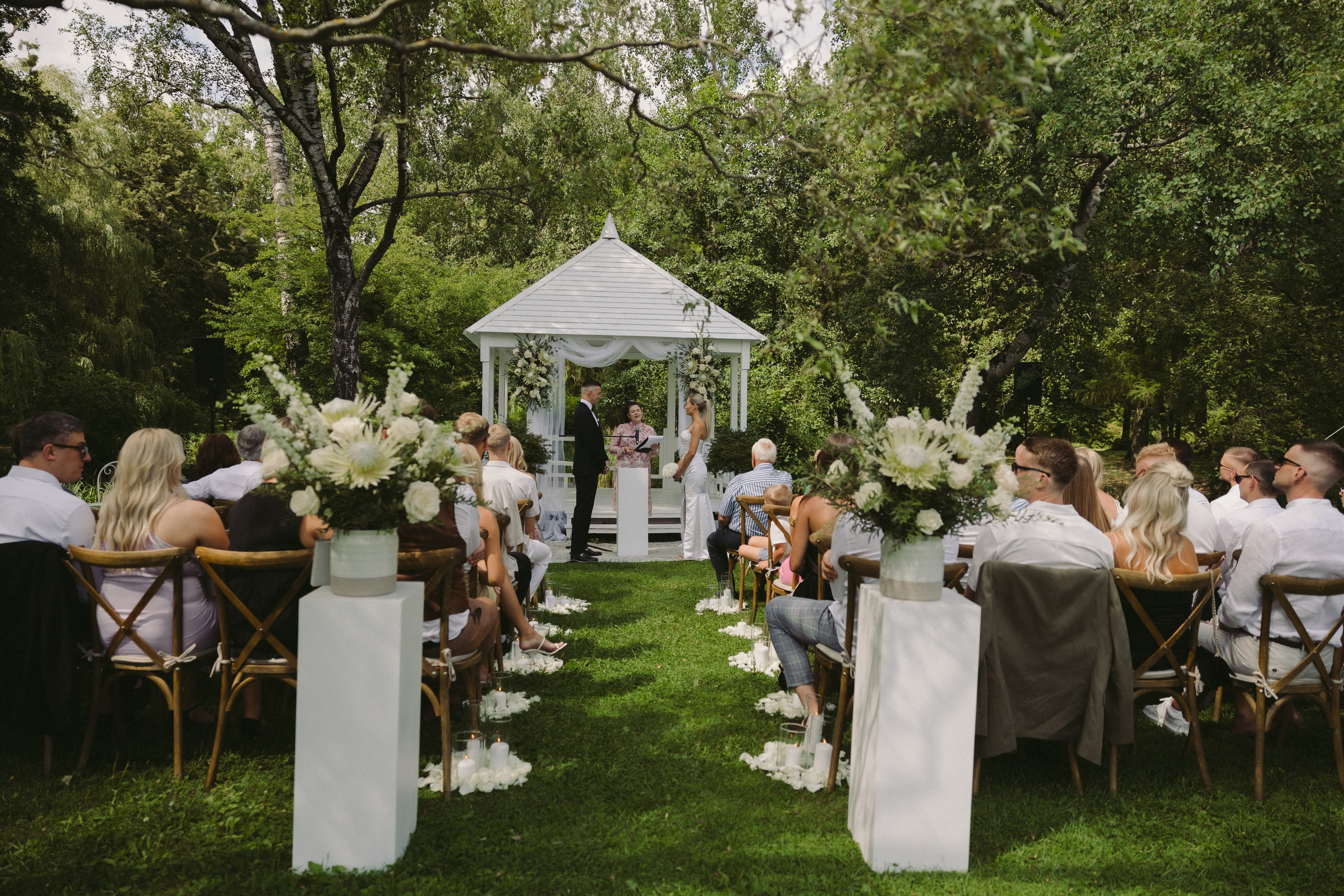 Ieva ir Martynas | Vestuvės Kauno botanikos sode. Vestuvių ir šeimų fotografė Lena Bondarenko / belove photo
