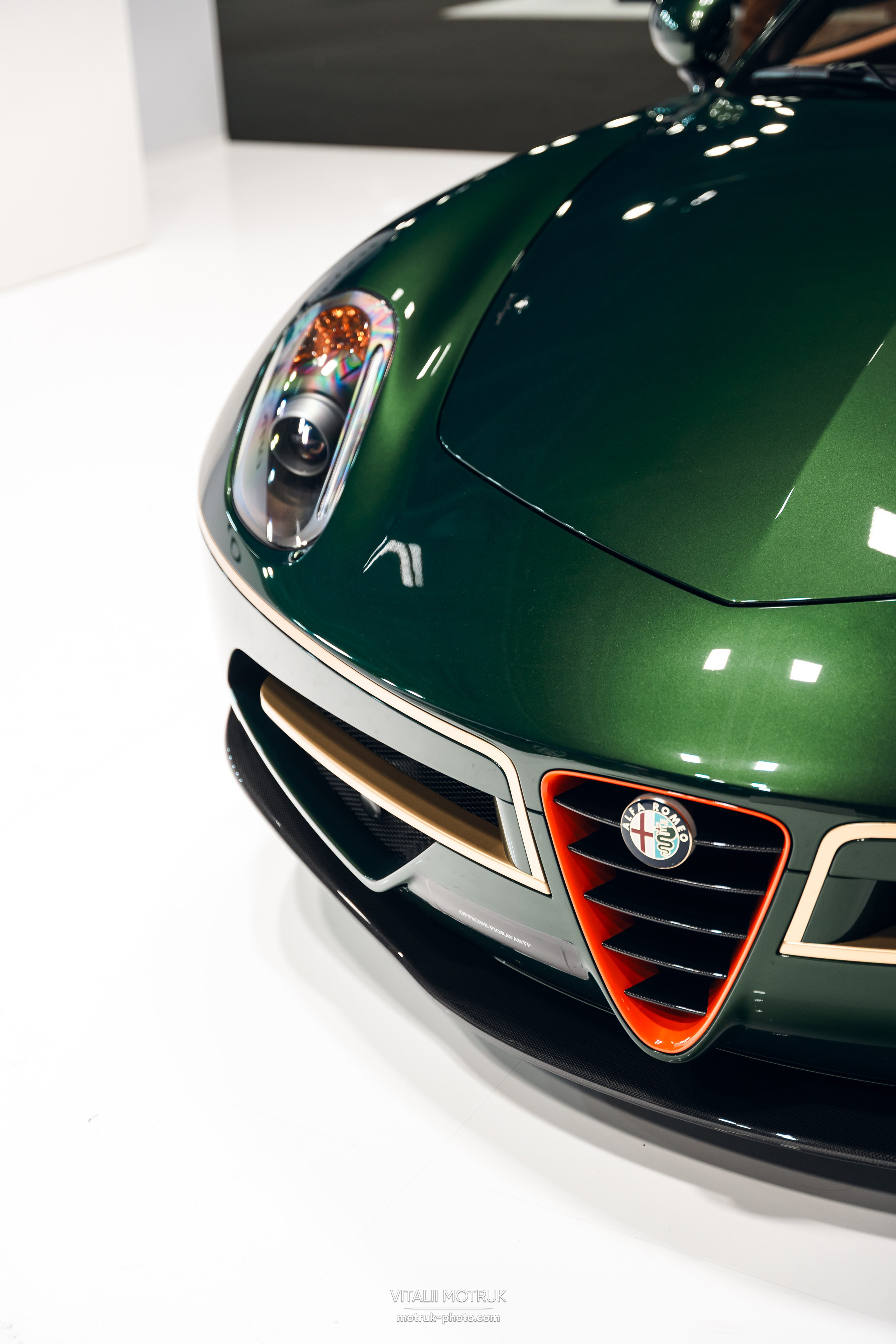 Retromobile 2026. Photographe de voitures à Paris — Vitalii Motruk