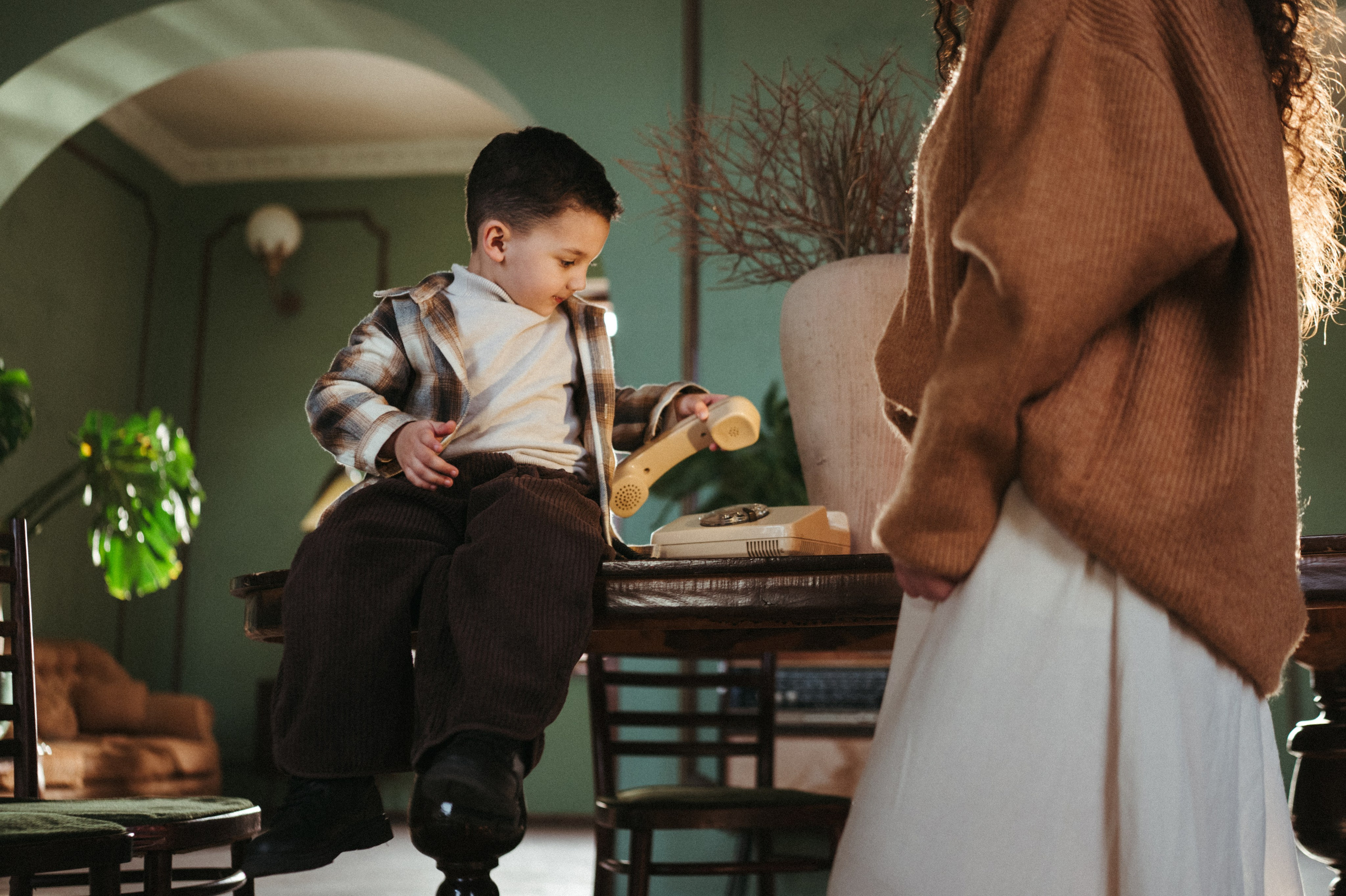 Lika and Anar. Family photographer in Saudi Arabia