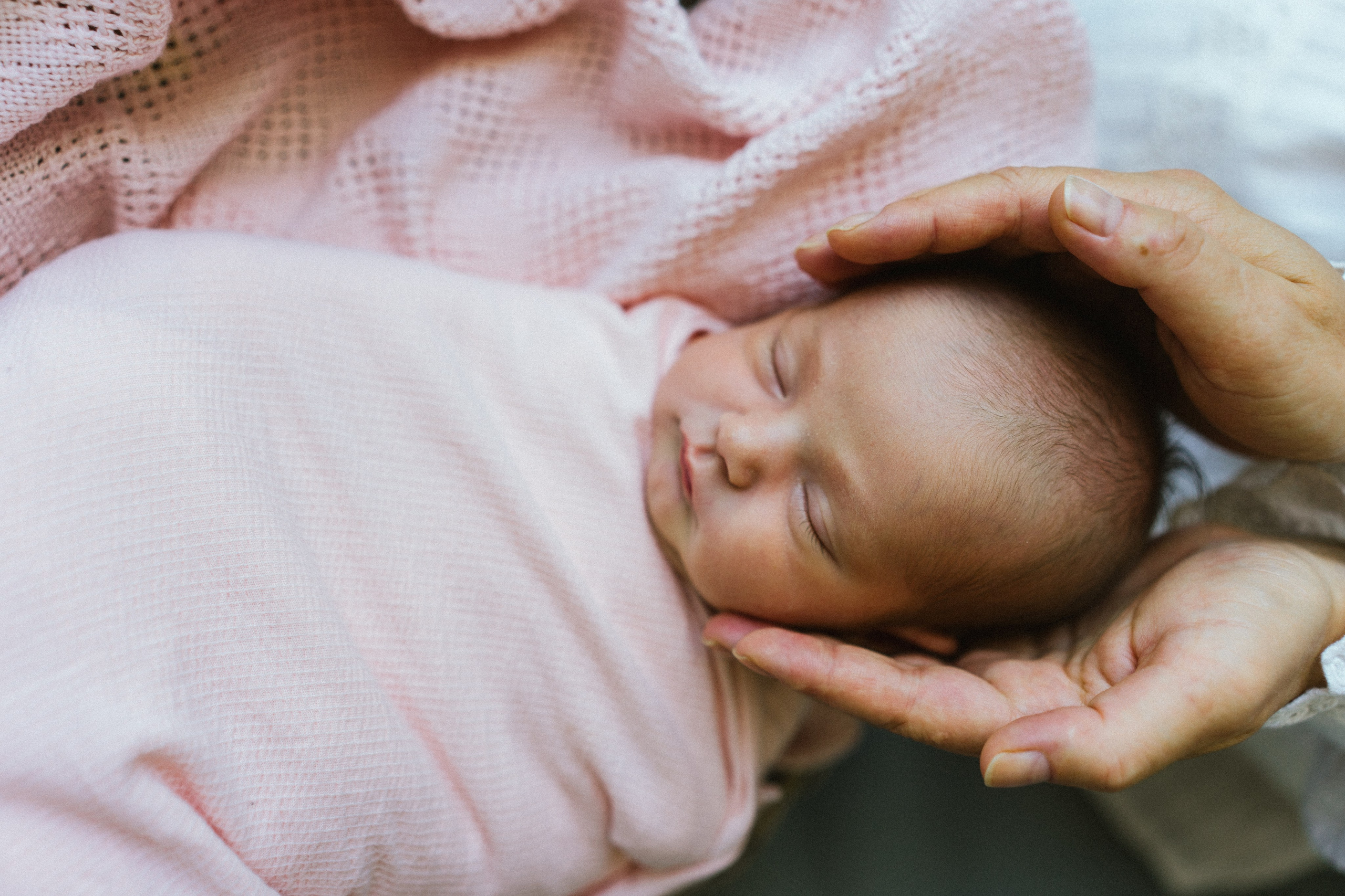 New born photography in Abu Dhabi. Professional Photographer Abu Dhabi, Dubai — Yulia Ismoilova | 2025